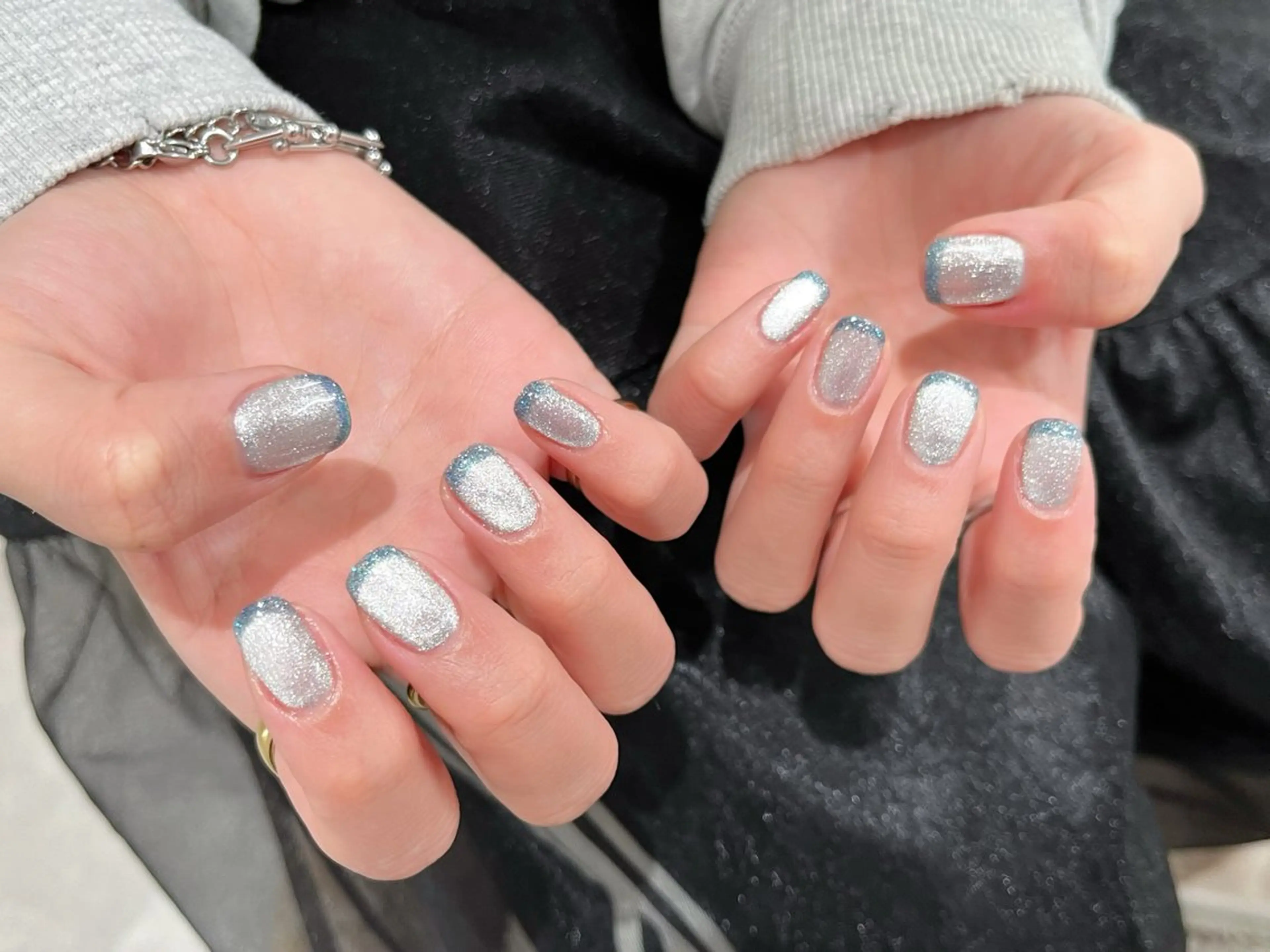 ネイル ブルー フレンチネイル キラキラネイル マグネットネイル ビューティーサロンFeliz 浜松町店所属・Feliz Saitoのマツエク・マツパデザイン