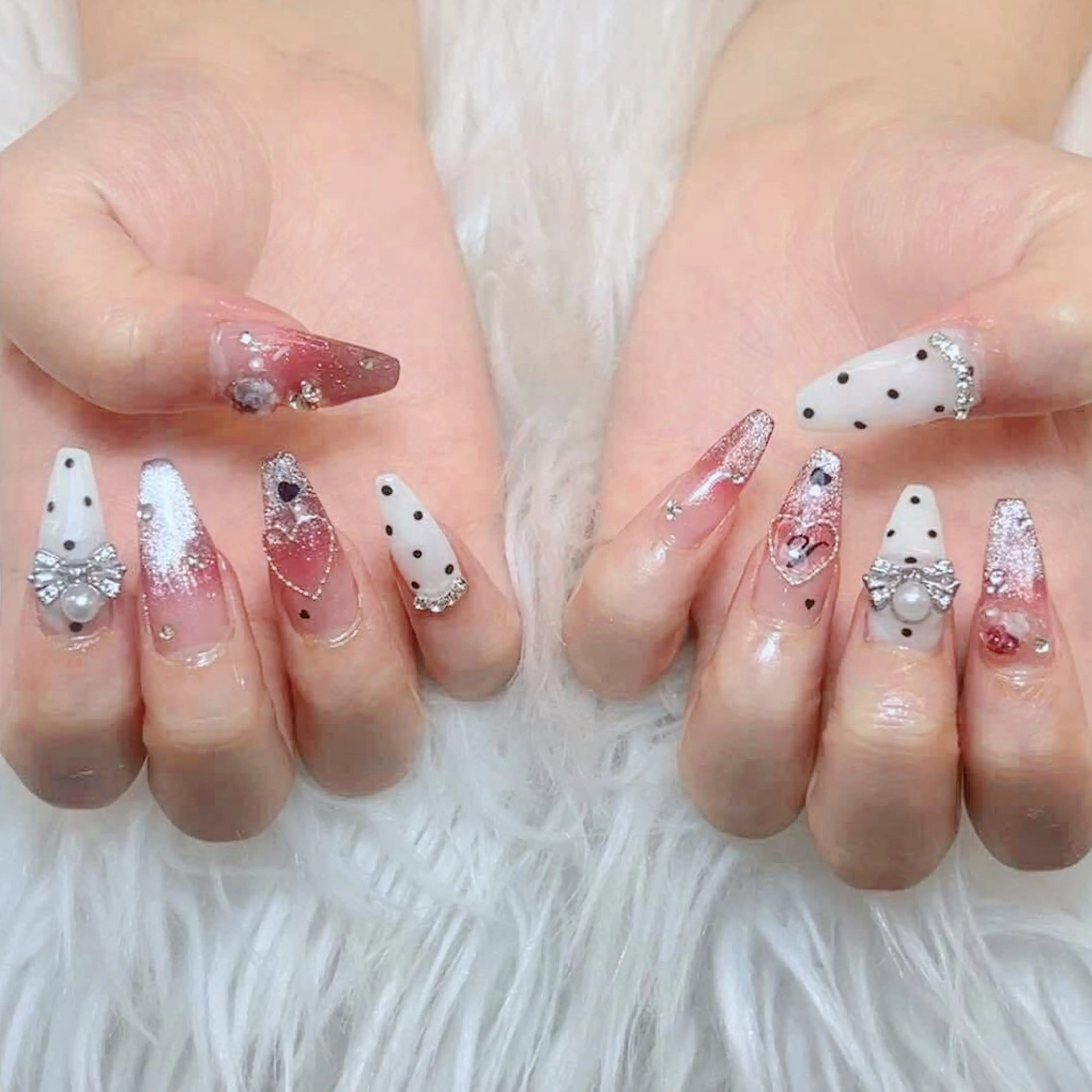 ネイル チークネイル 長さ出し フレンチネイル ジェルネイル ガラスフレンチ ハンドネイル Anh 高田馬場のネイルデザイン