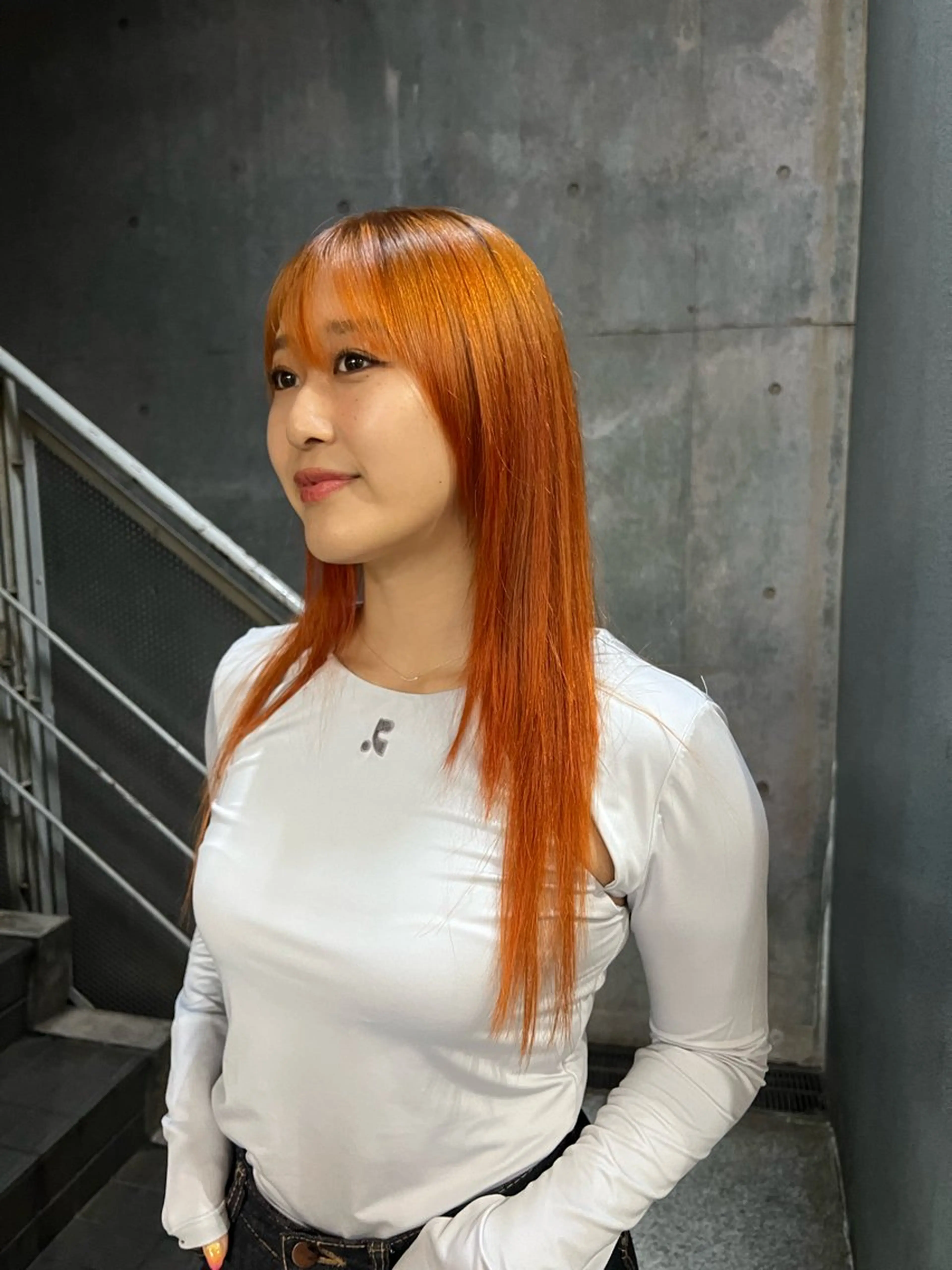 ロング カラー AOI 　ヘアカラ ー / ブリーチのヘアスタイル