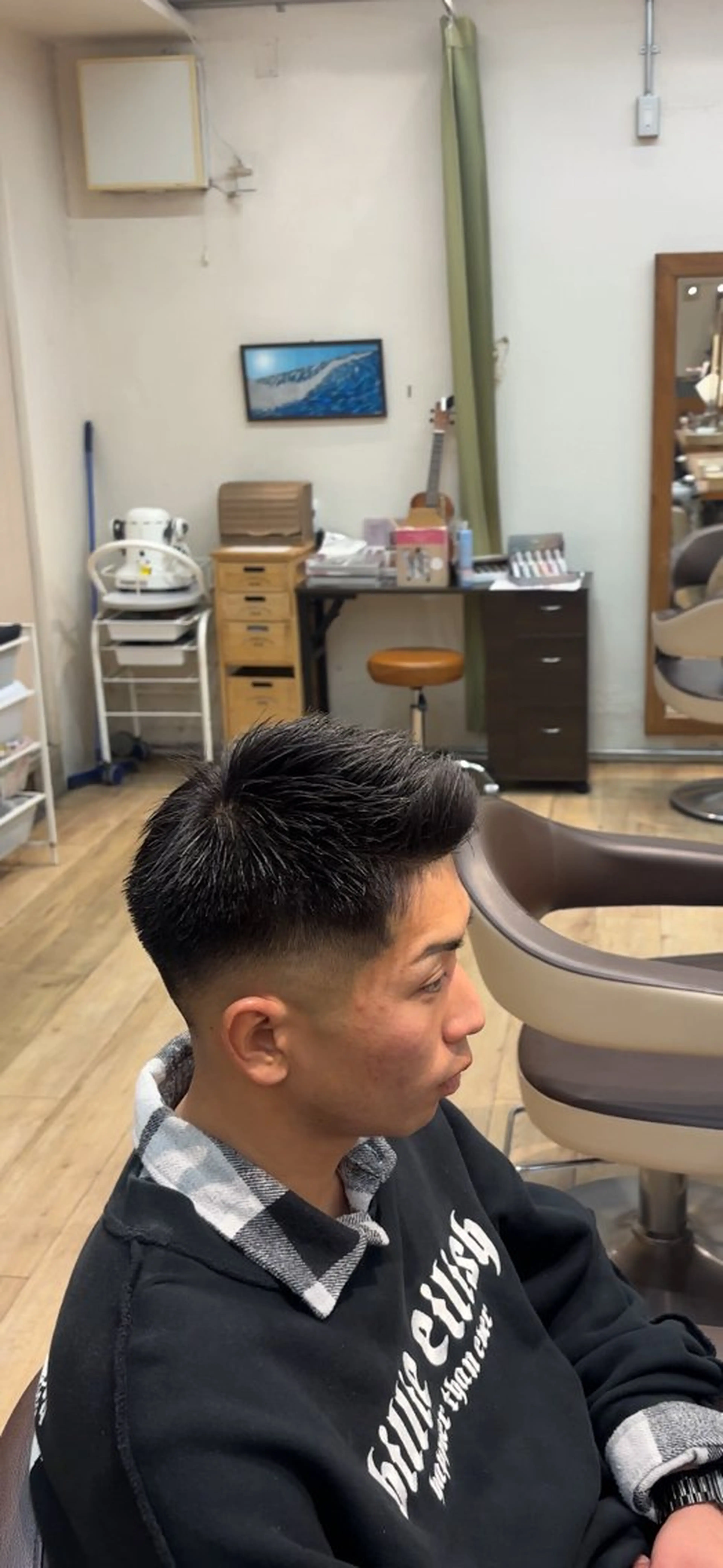 ショート メンズ カット 洛樹 /海外風ヘアー /フェード/パーマのヘアスタイル