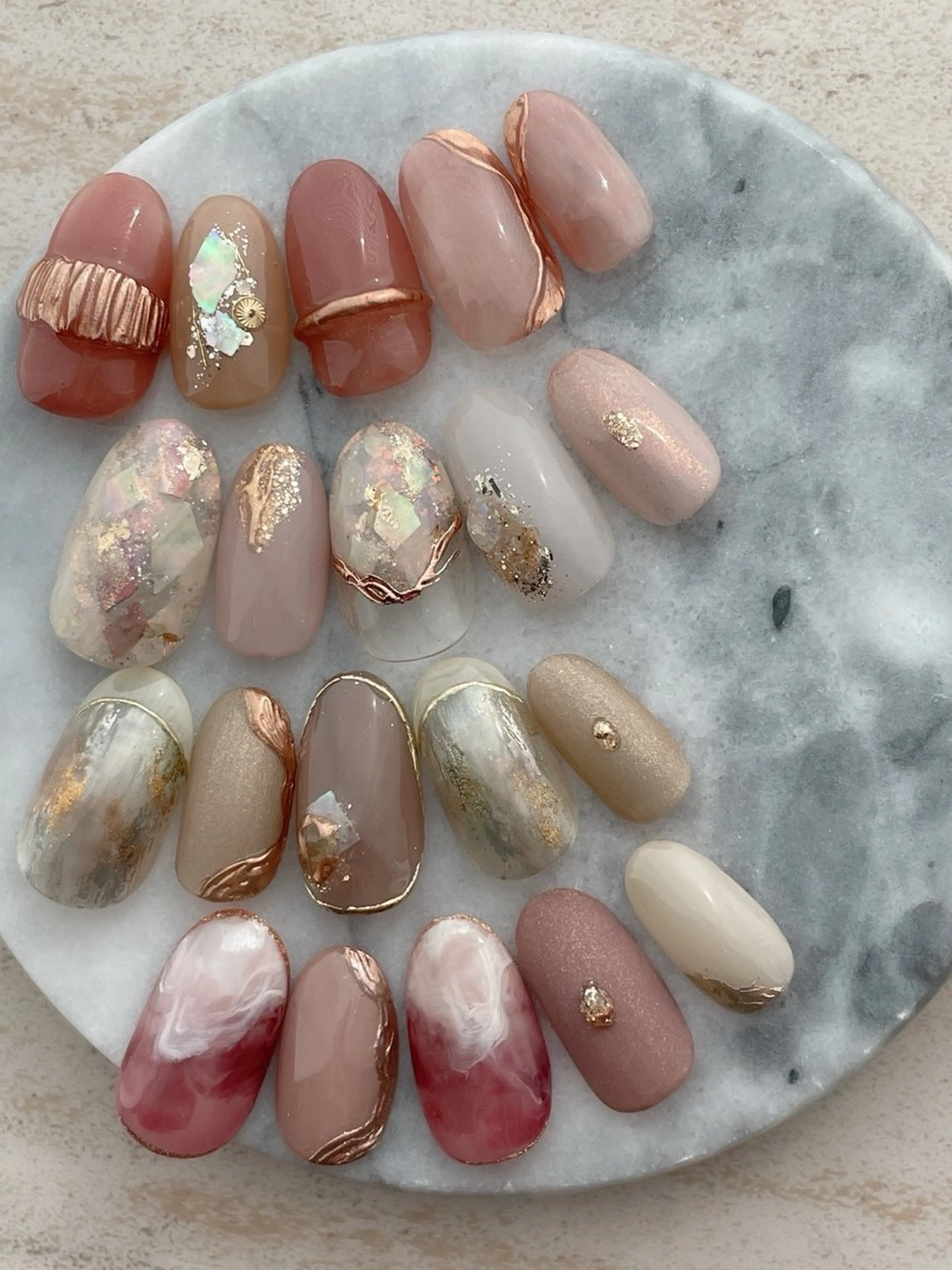 ネイル ハンドネイル amulet TOMOMIのネイルデザイン