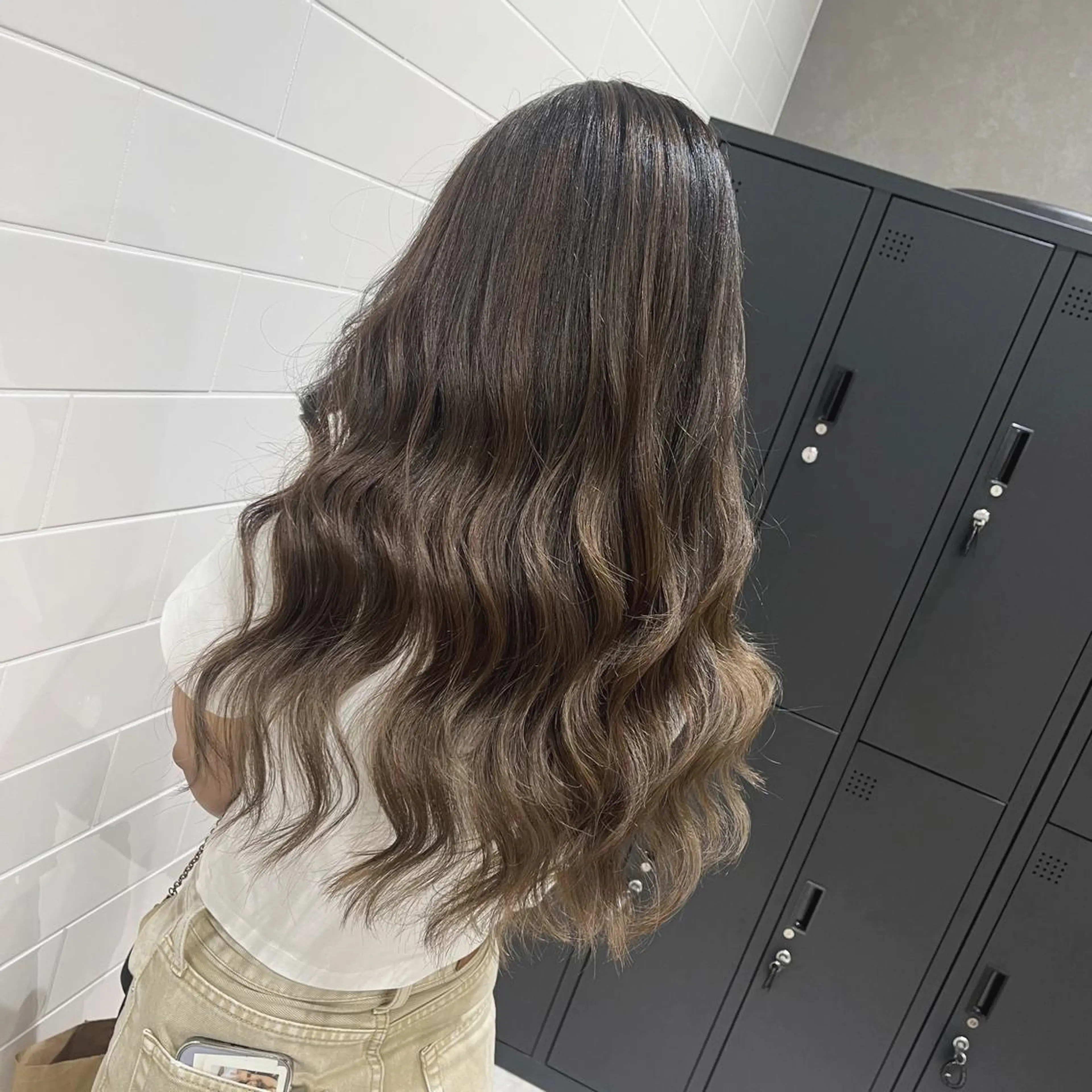 ロング カラー バレイヤージュ ブラウンカラー レイヤーカット lien ヒジリのヘアスタイル