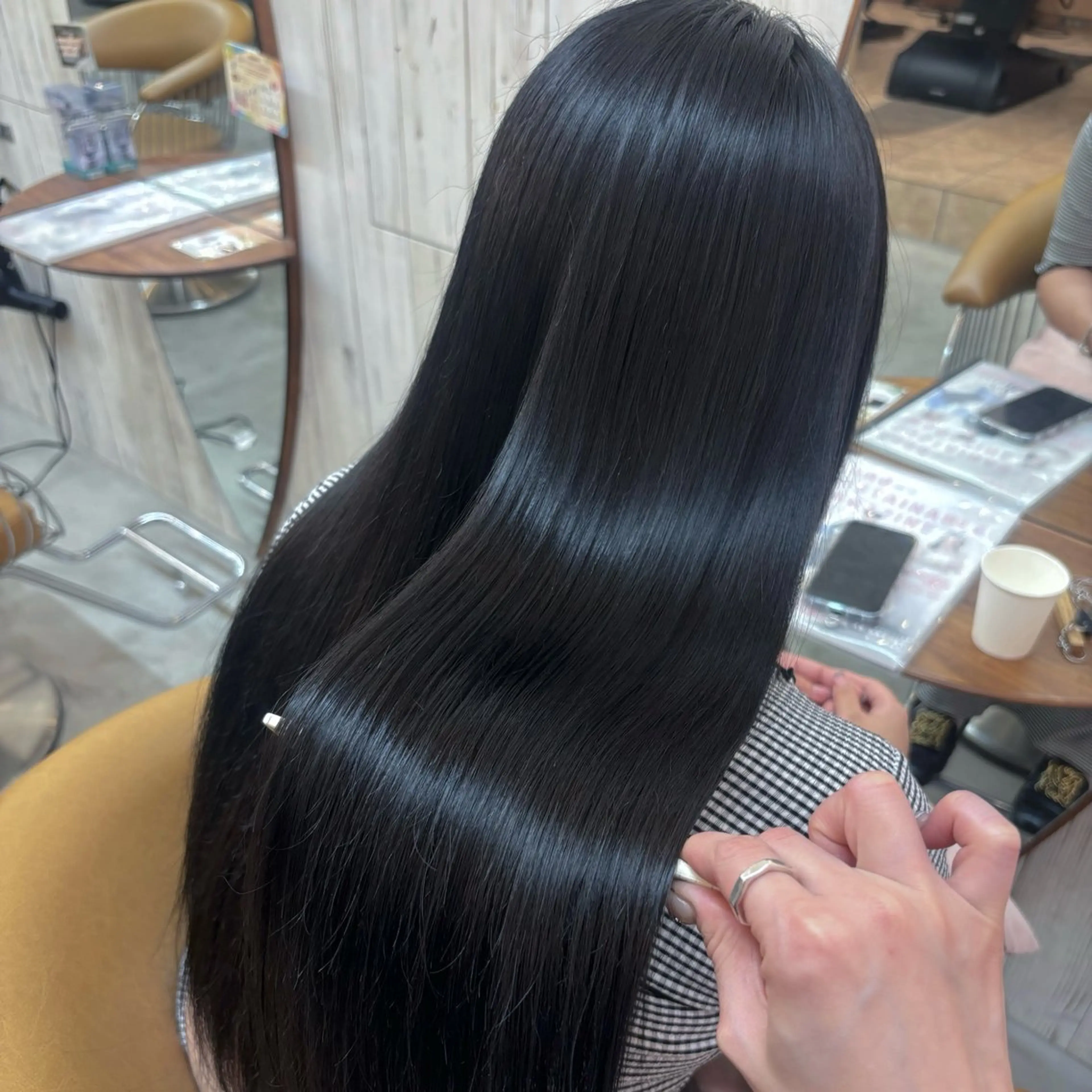 ロング カラー 黒髪 ブルーカラー ブルーブラック トリートメント カット ヘアカラー トリートメント 韓国レイヤー🇰🇷 /艶カラー💎/月音のヘアスタイル