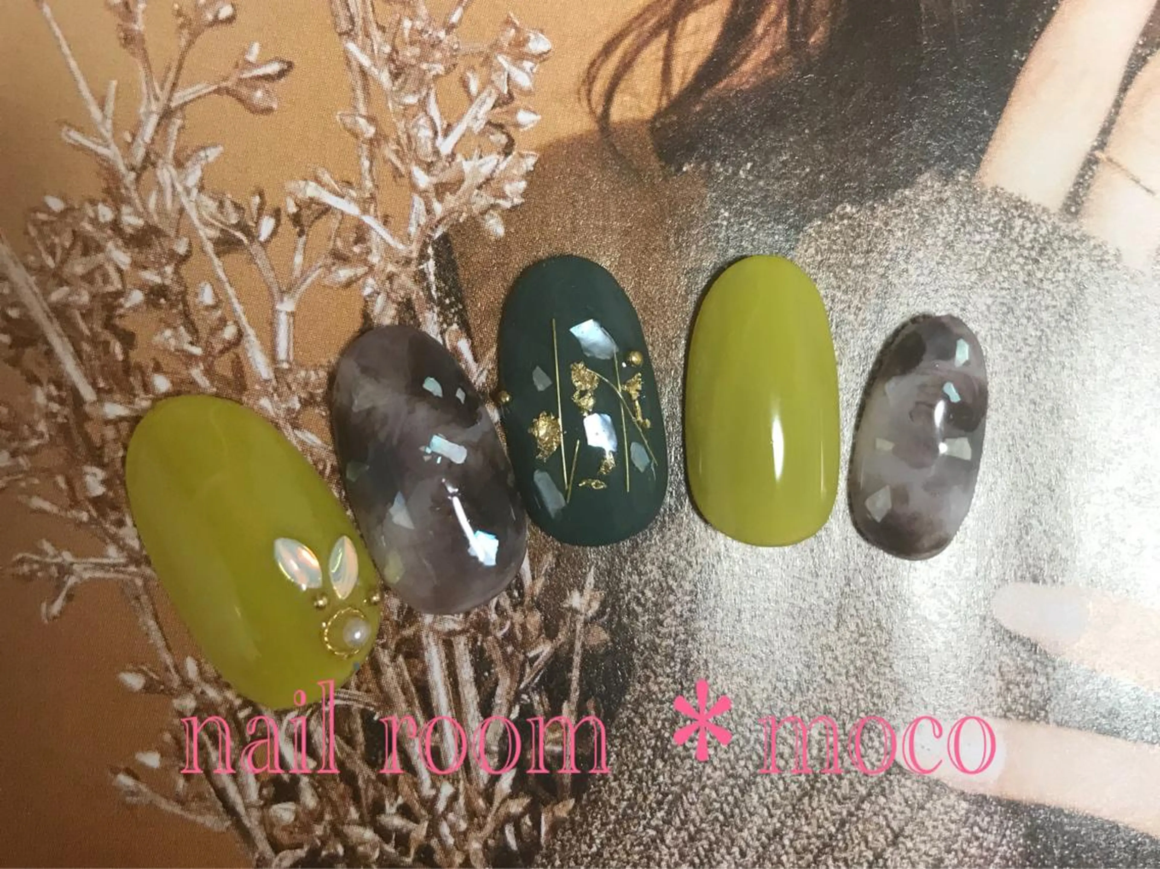 ネイル べっ甲ネイル ホワイト nailroom mocoのネイルデザイン