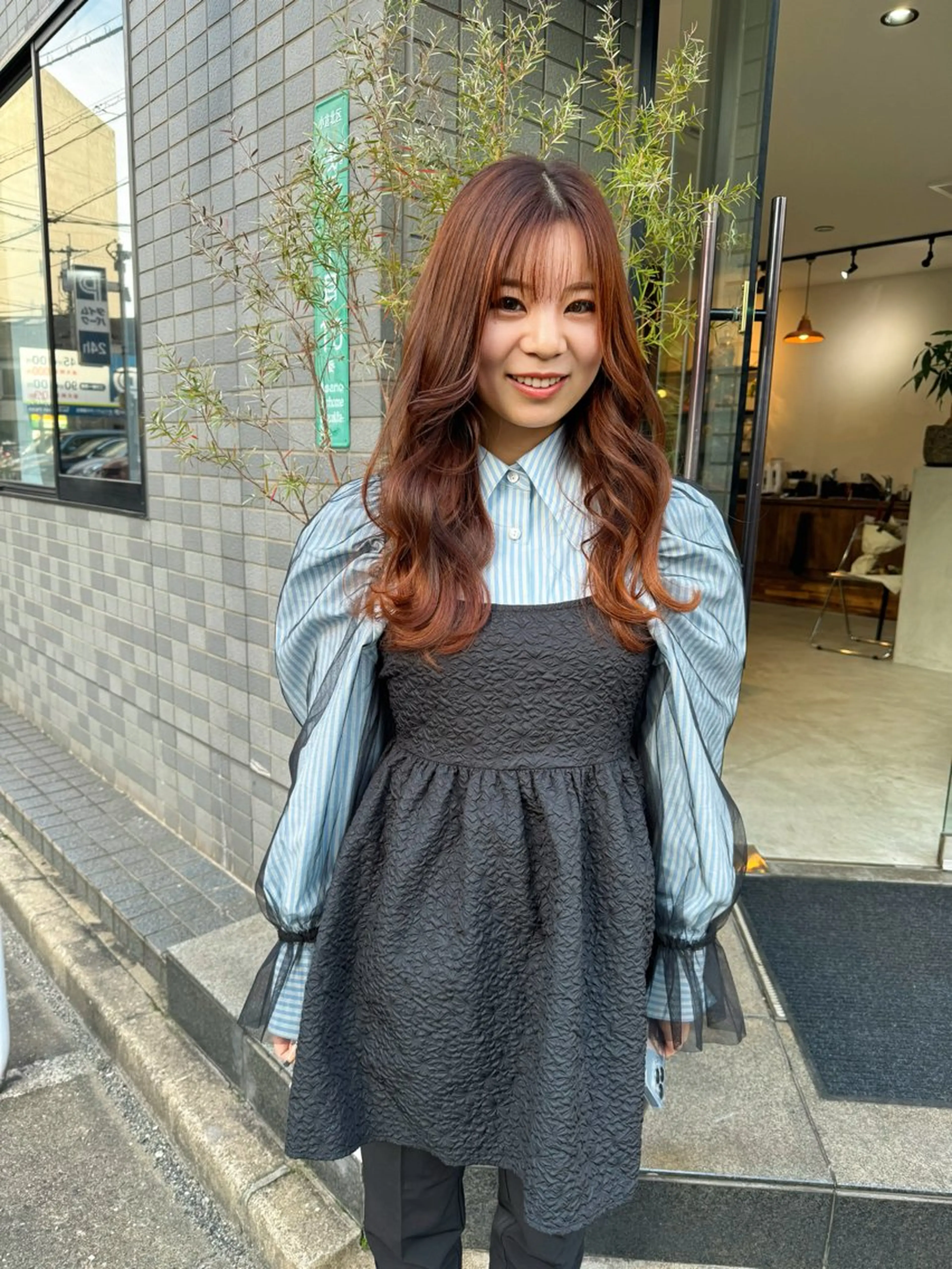 ロング カラー ヘアカラー トリートメント (h)wim ウィムのヘアスタイル