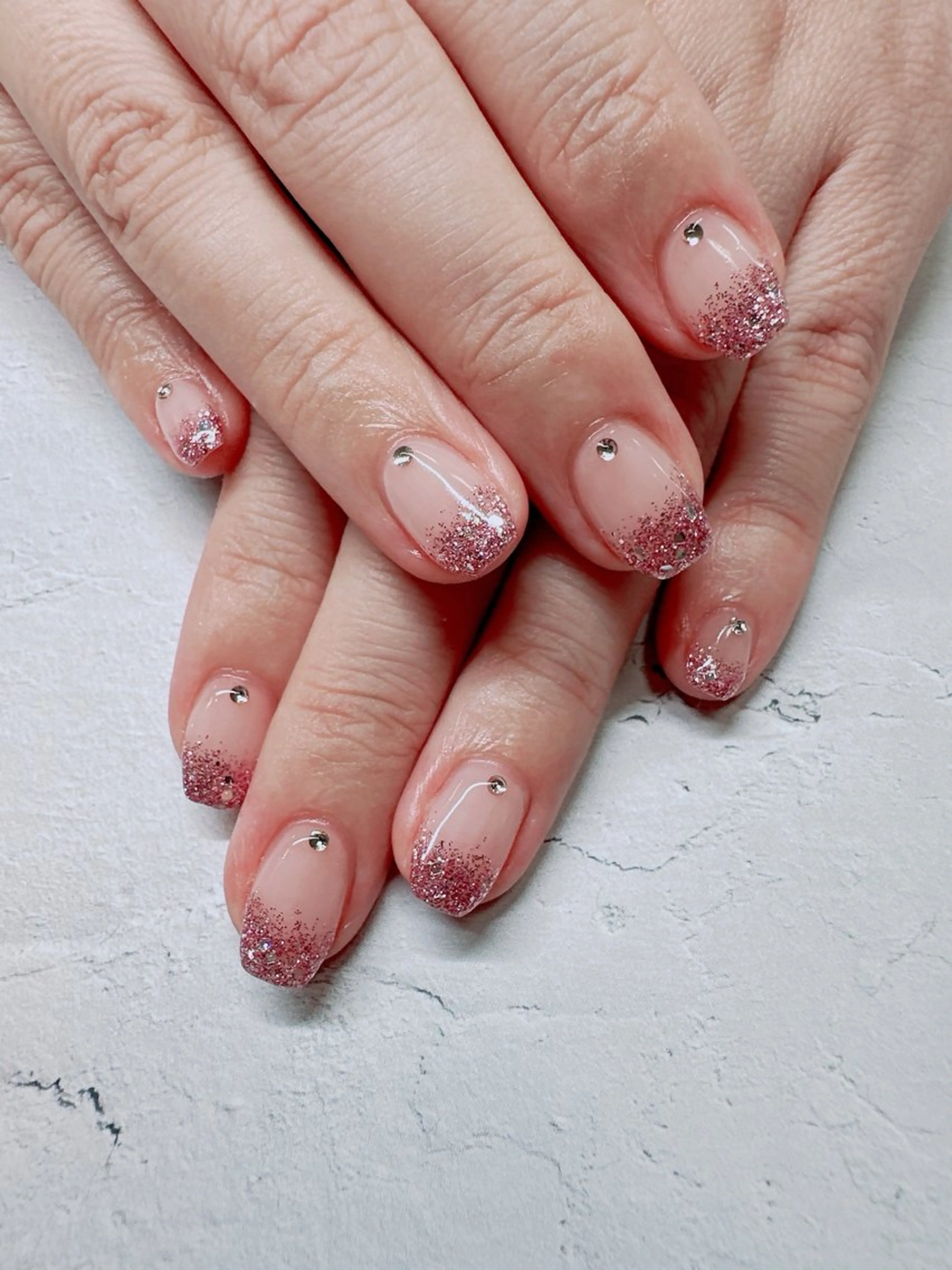 ネイル グラデーション ラメ(グリッター) ラメグラデーション ストーンネイル ハンドネイル nailist SATO【銀座】のネイルデザイン