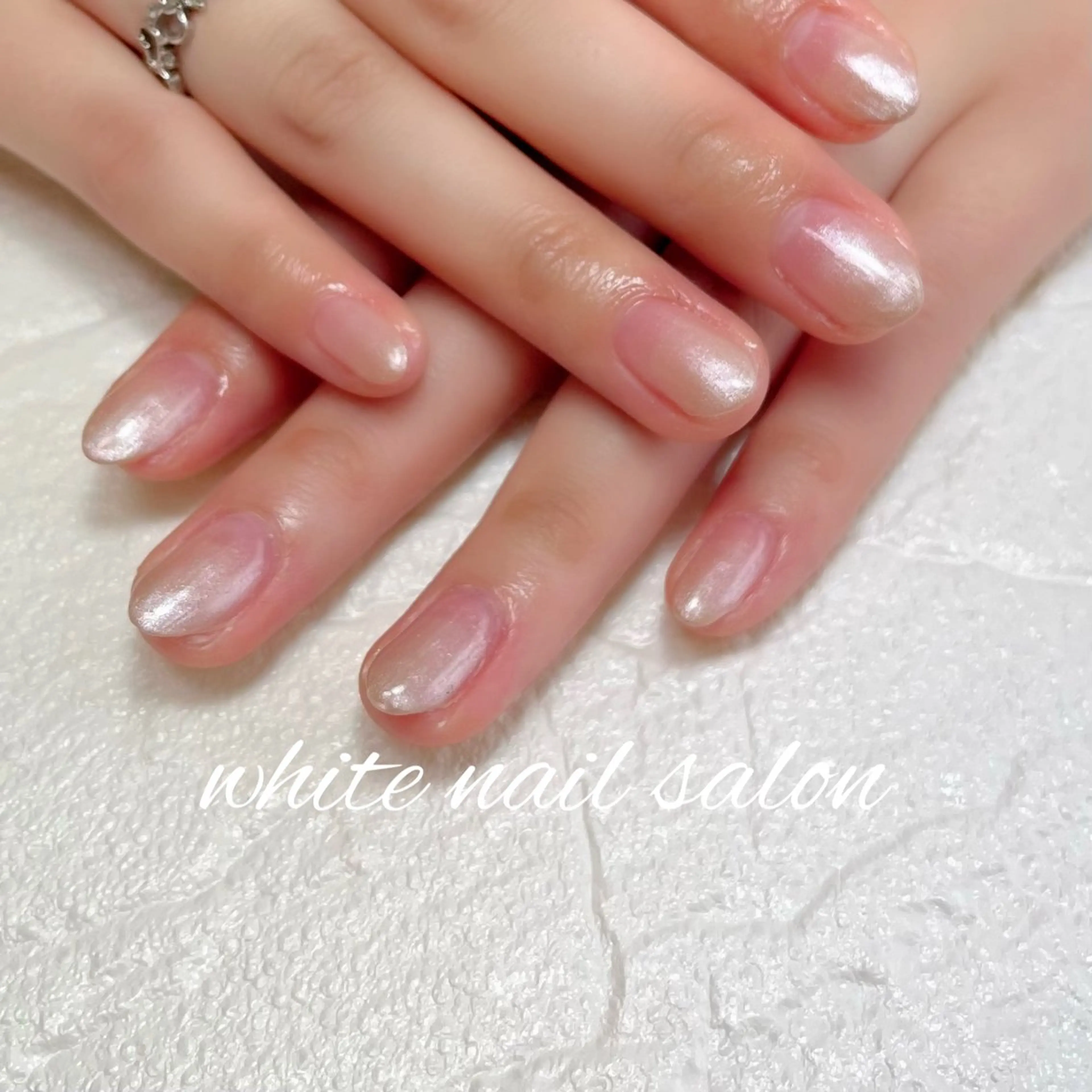 ネイル ラメ(グリッター) シンプルネイル ハンドネイル white nail salonのネイルデザイン