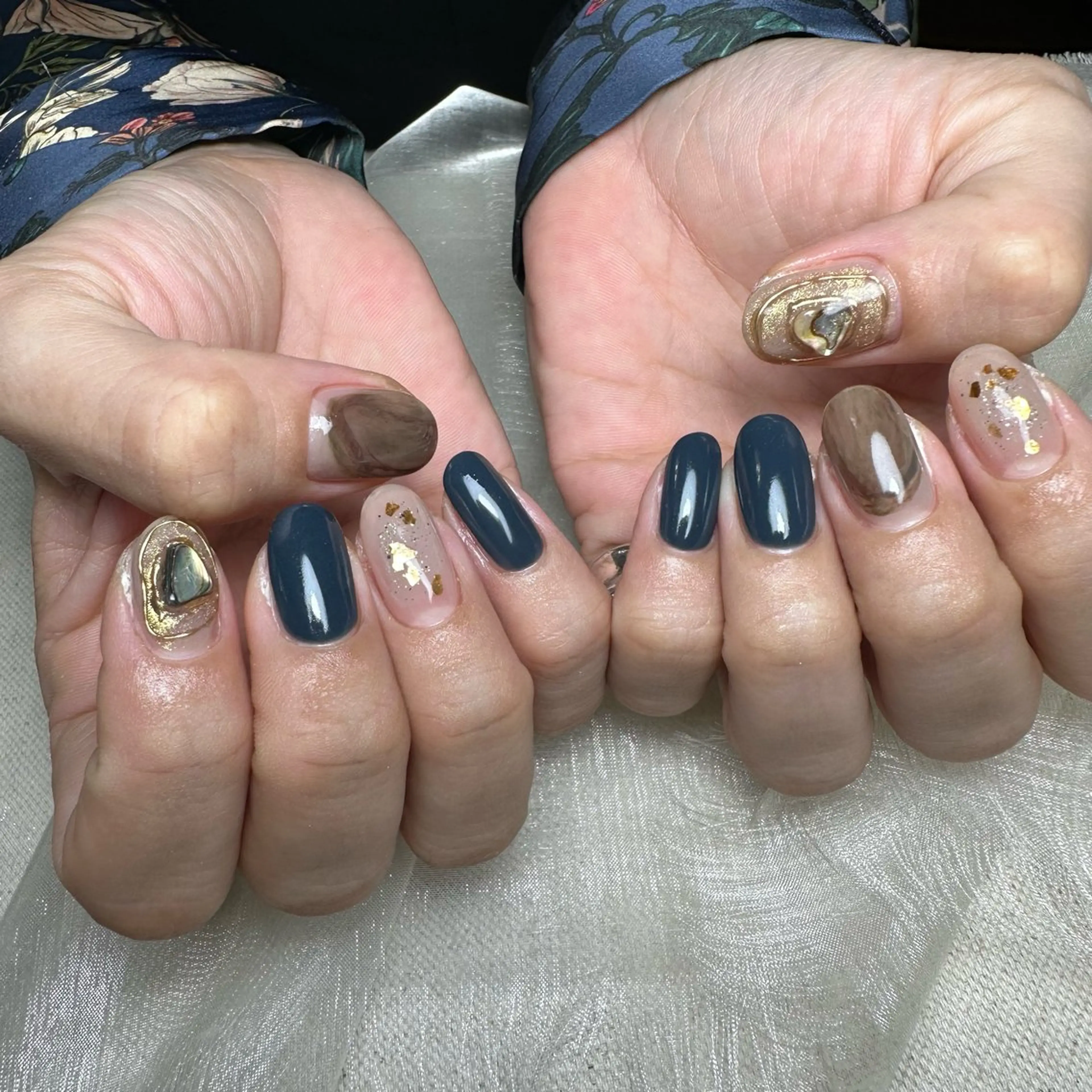 ネイル ハンドネイル repos~ルポ~所属・里見 麗のネイルデザイン