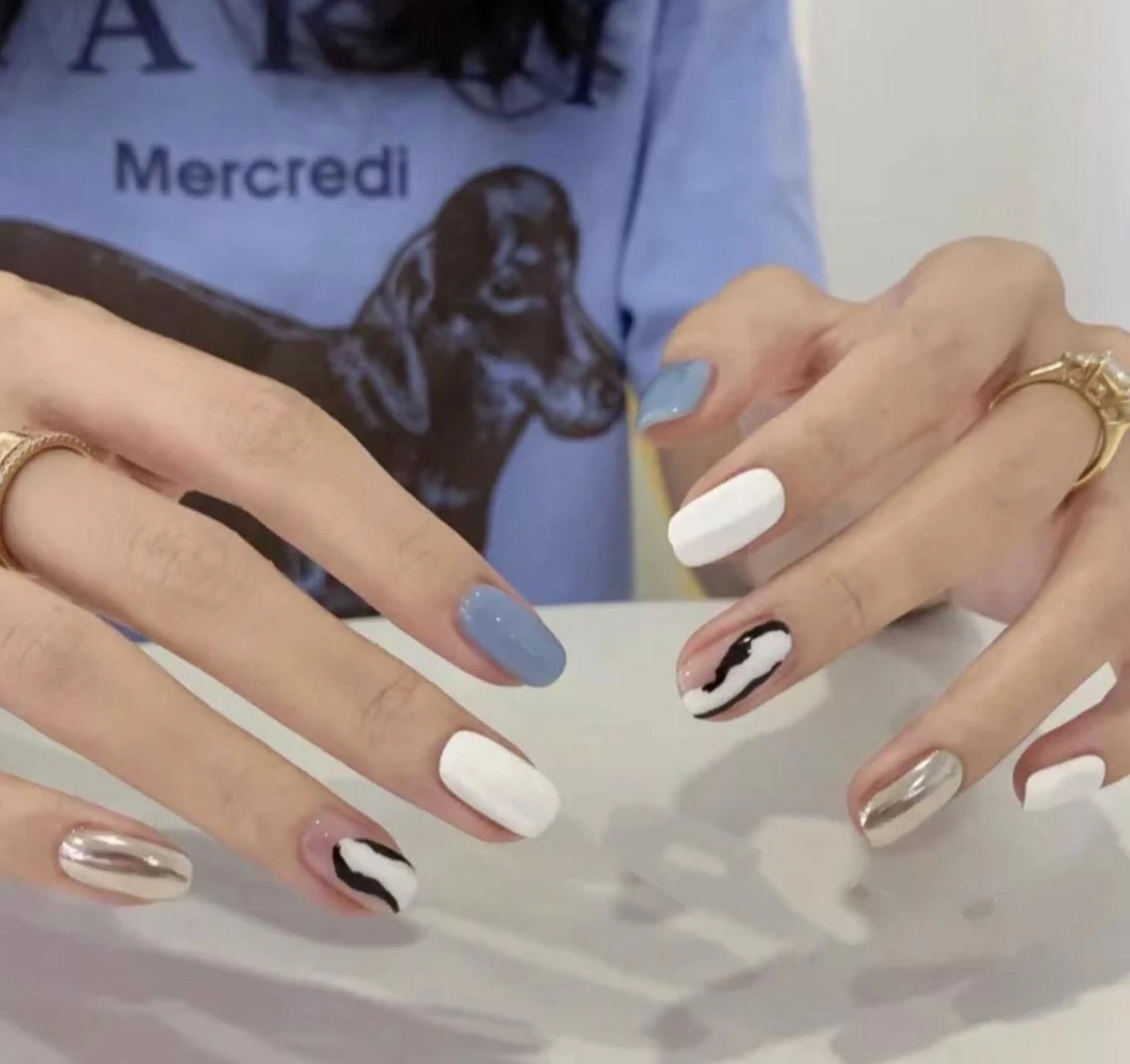 ネイル シンプルネイル Queens PUPUのネイルデザイン