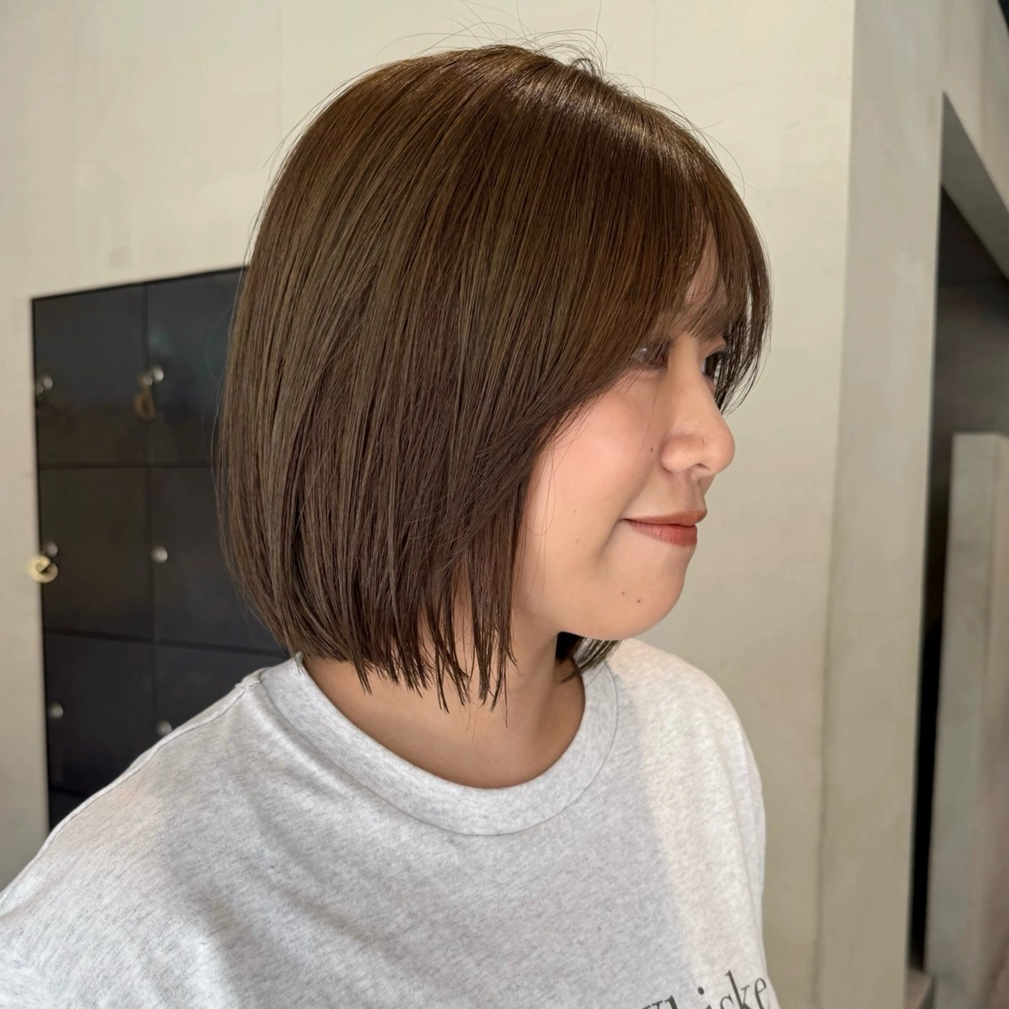 ショート ひなこ/グレージュ/ ブリーチ無しのヘアスタイル