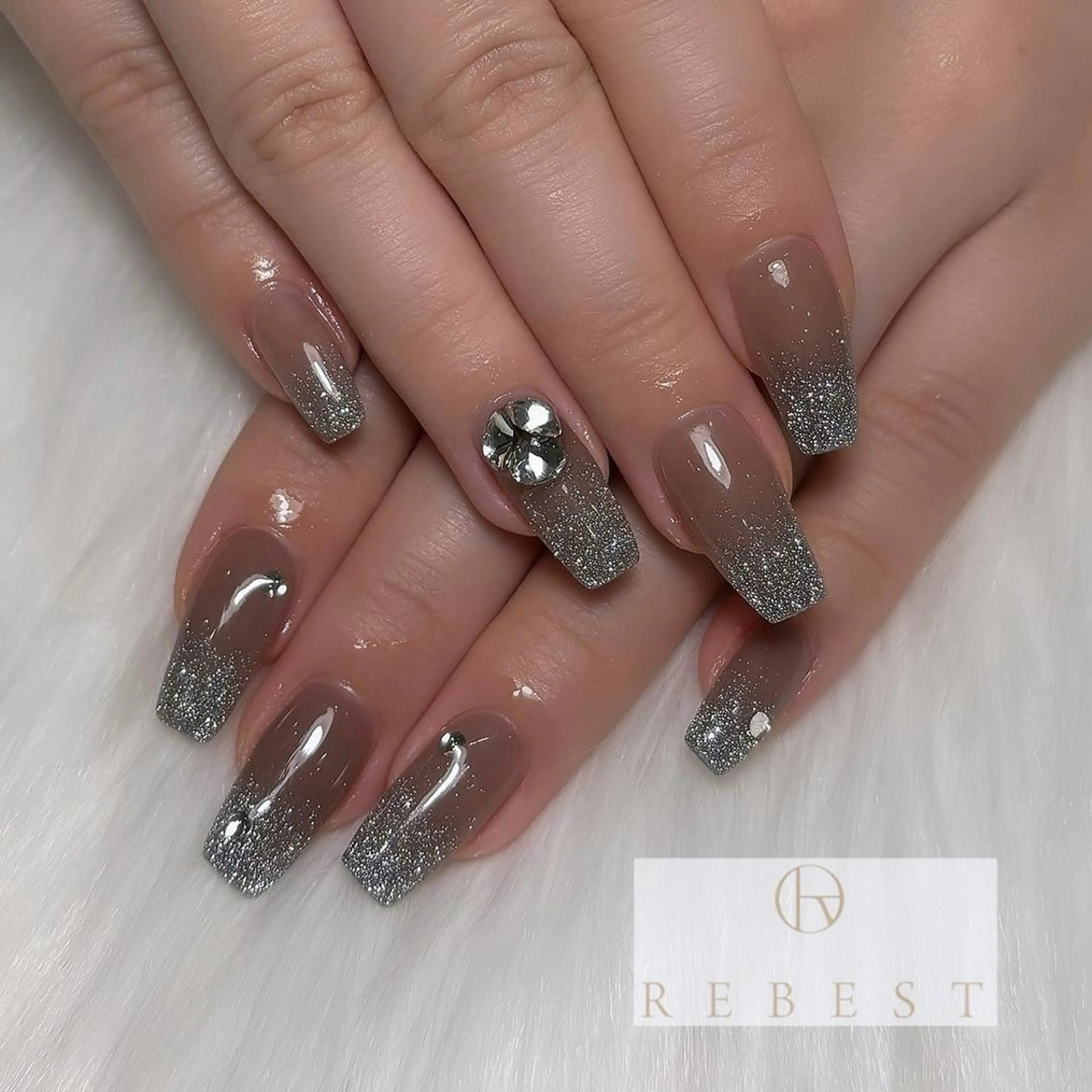 ネイル nailist SENAのネイルデザイン