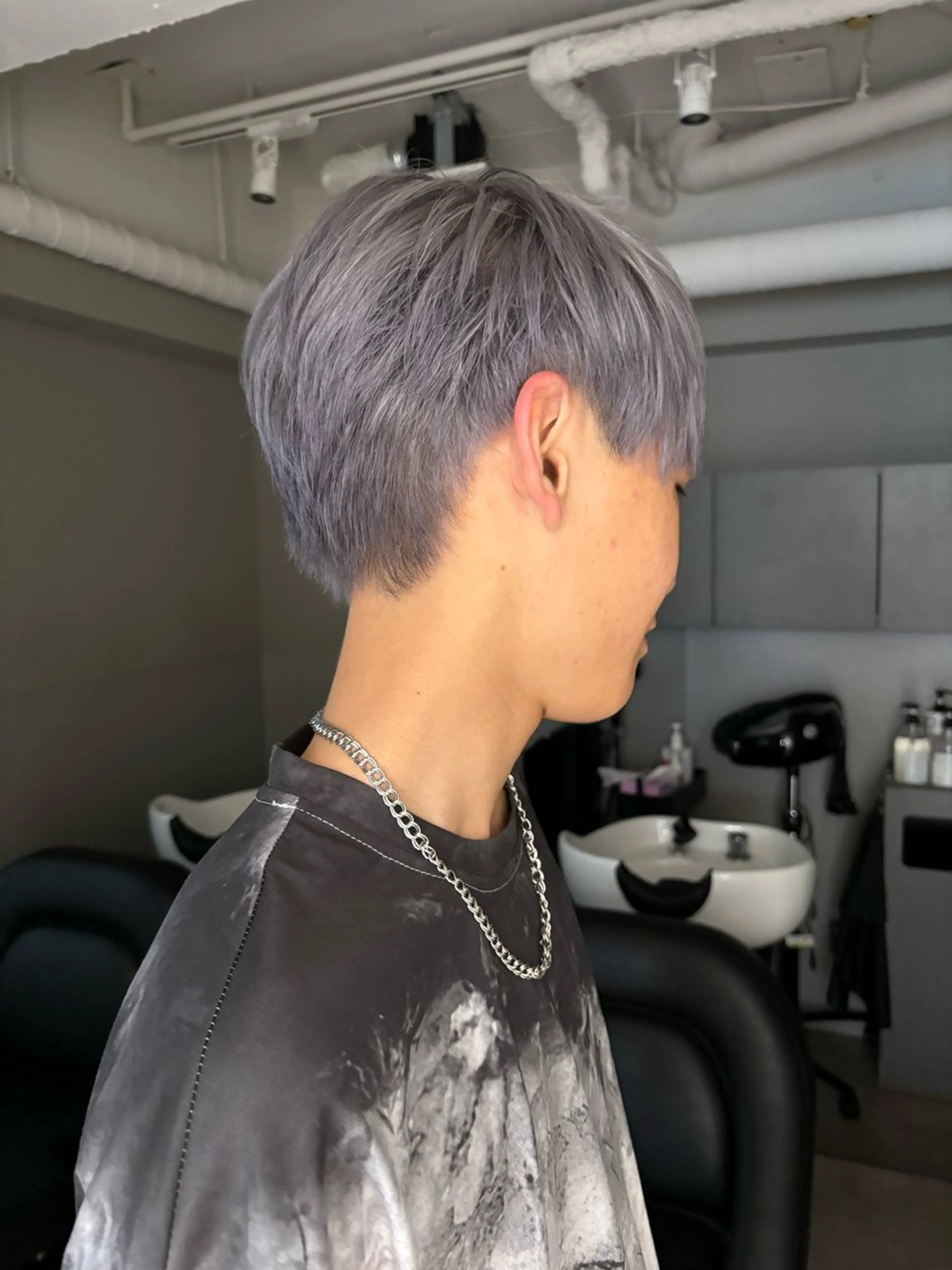 ショート メンズ センターパート メンズハイトーン メンズ韓国風 スパイキーショート 外国人風カラー カット ヘアカラー ハイトーン/ ボブ 中村麟のヘアスタイル