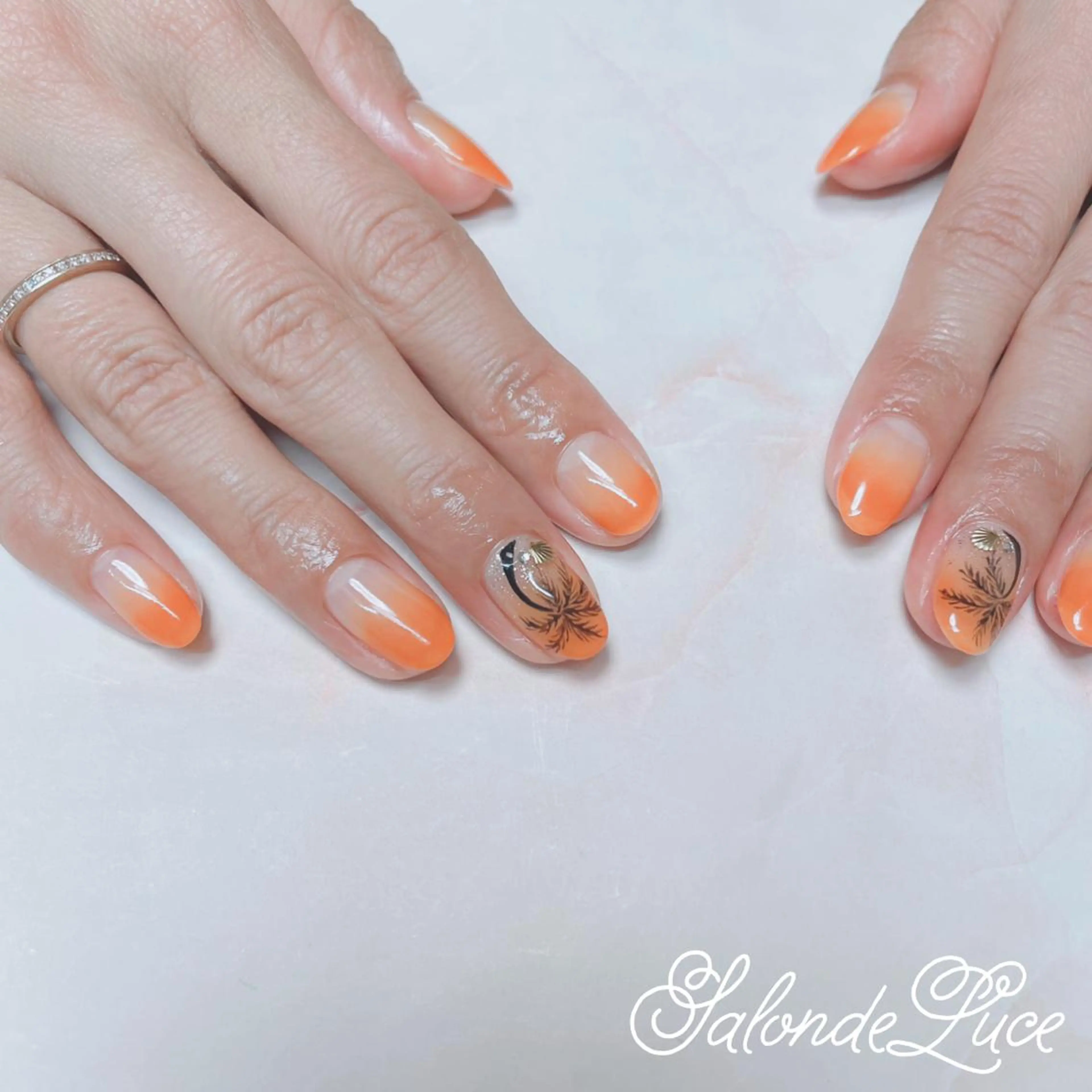 ネイル グラデーション 夏ネイル Salon de Luceのネイルデザイン