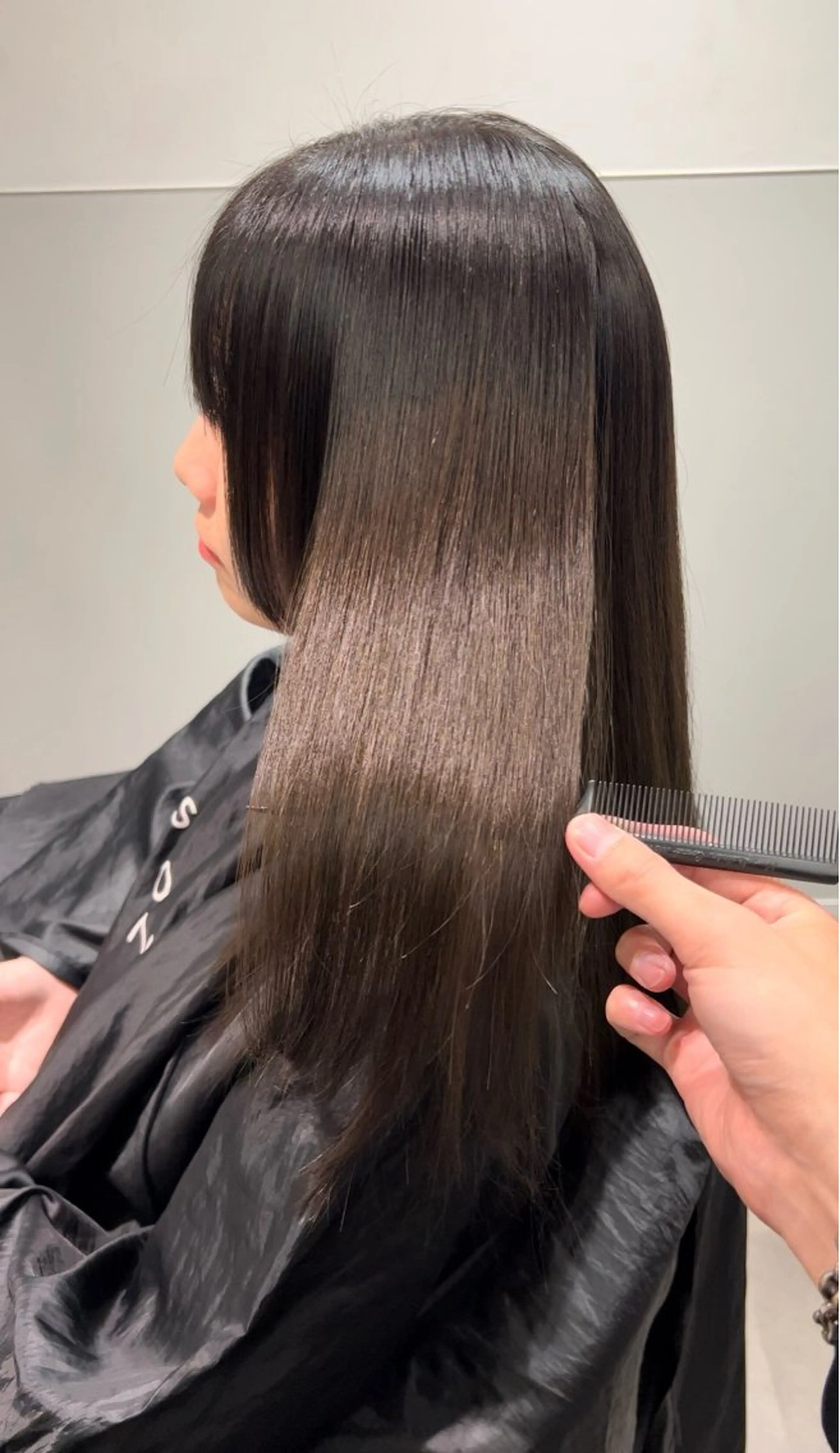 ロング 髪質改善 トリートメント トリートメント TOMOYAレイヤー ブリーチ縮毛矯正のヘアスタイル