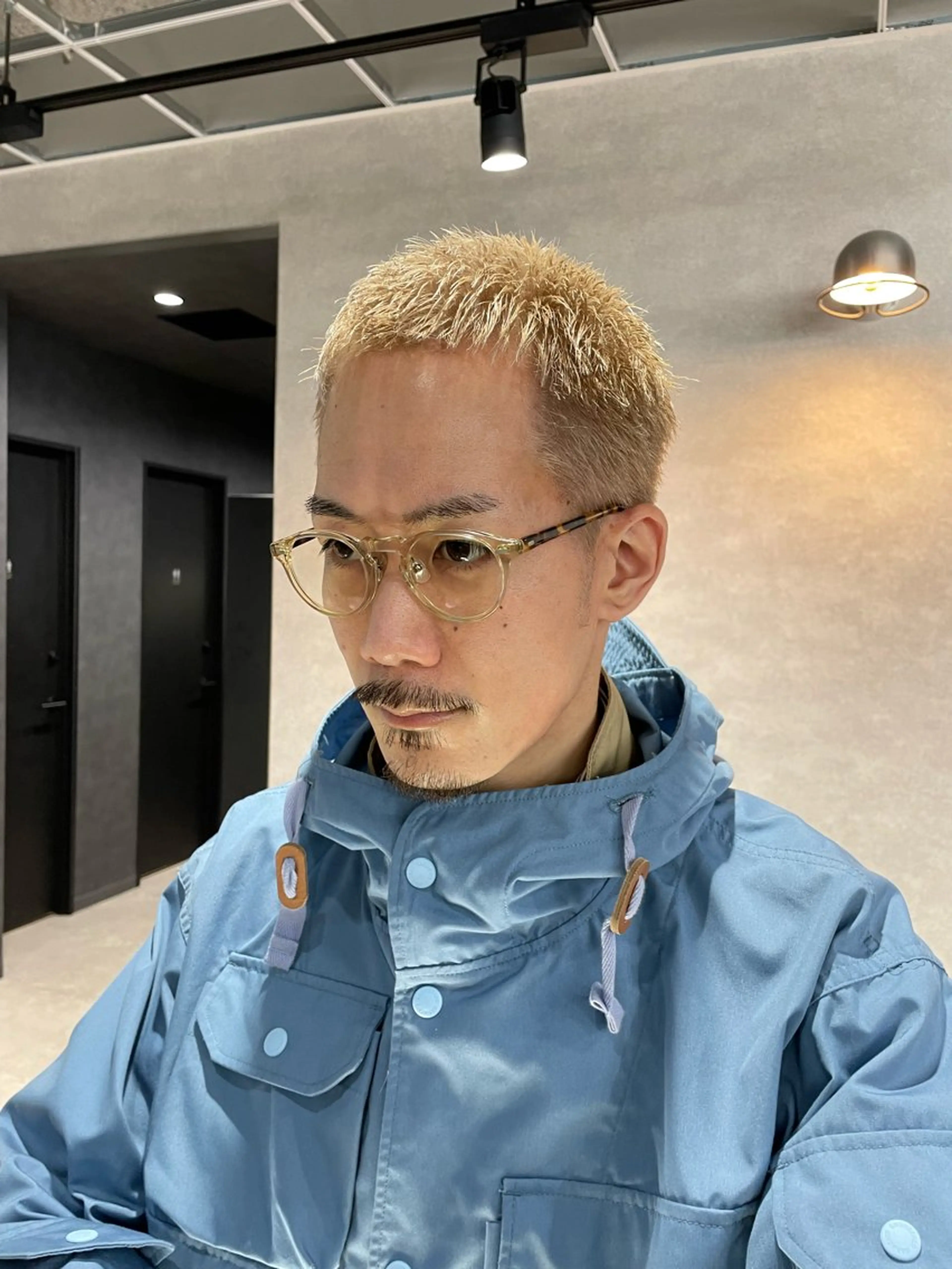 ショート カラー メンズ ボウズ カット ヘアカラー 垢抜けハイトーン☀／ 笑顔の美容師／しゅんのヘアスタイル