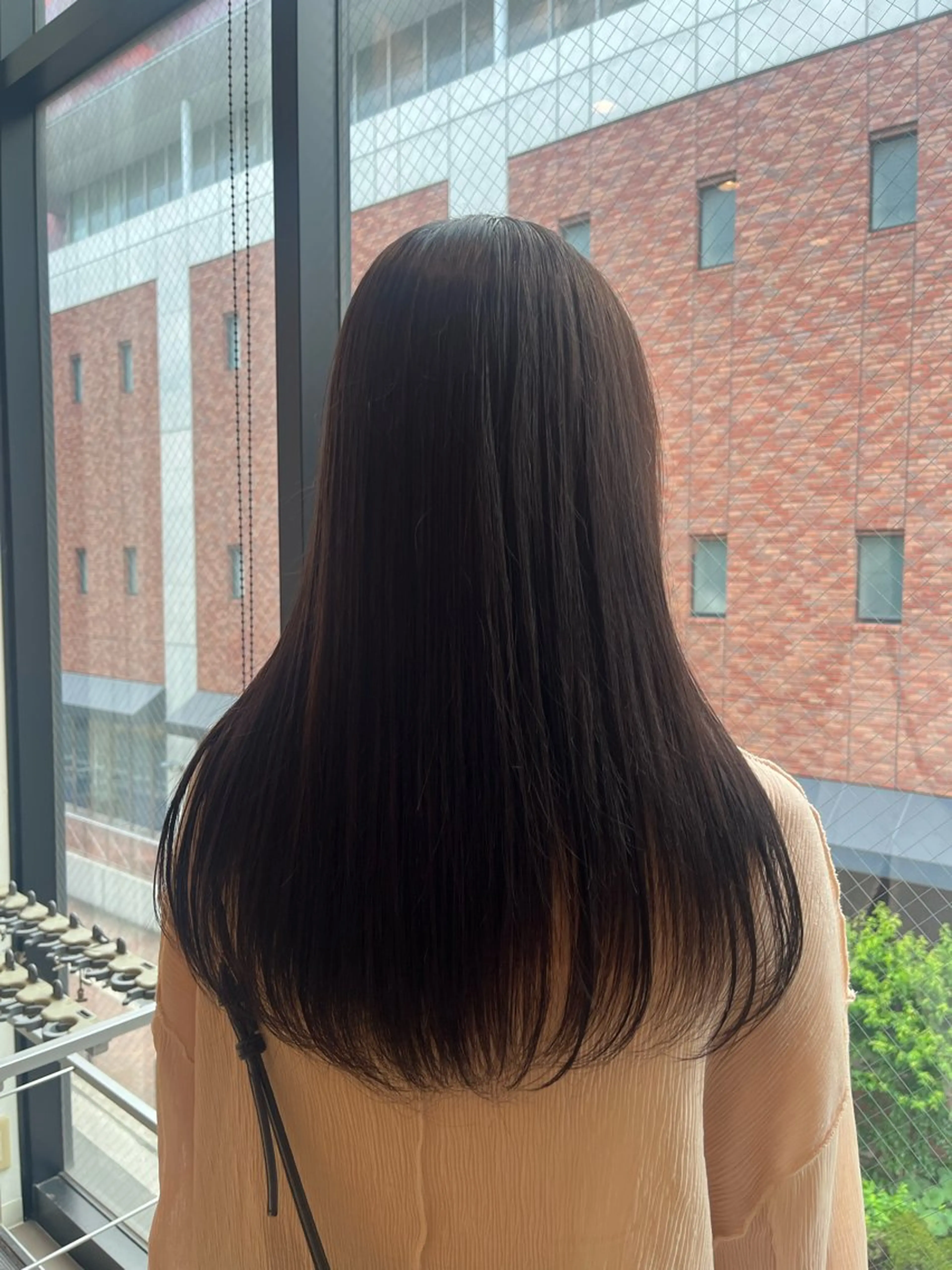 セミロング カラー グレージュ オリーブグレージュ オリーブグレー 大園 佳怜のヘアスタイル