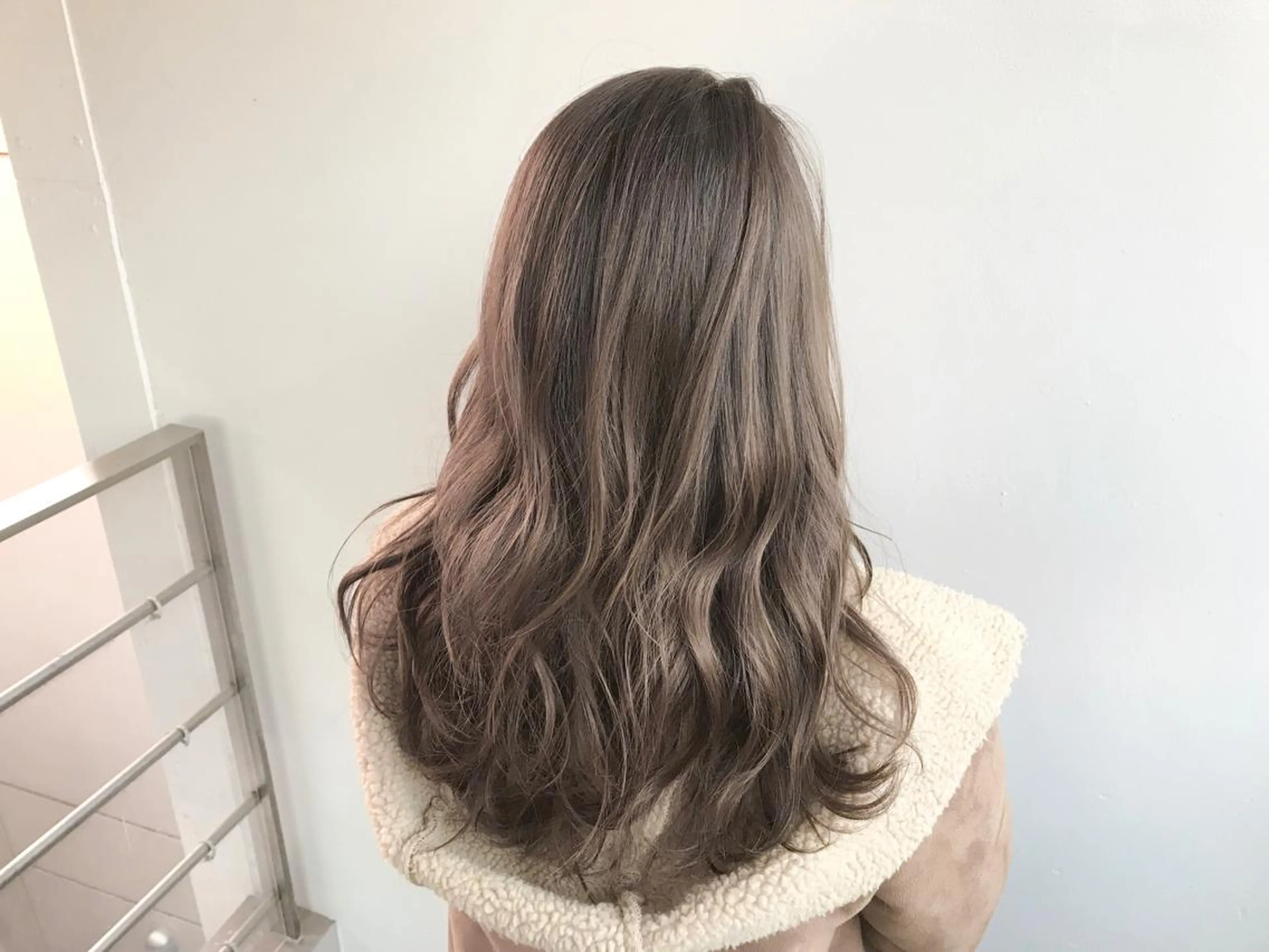 ロング カラー ショート/レイヤー なら石井知希のヘアスタイル