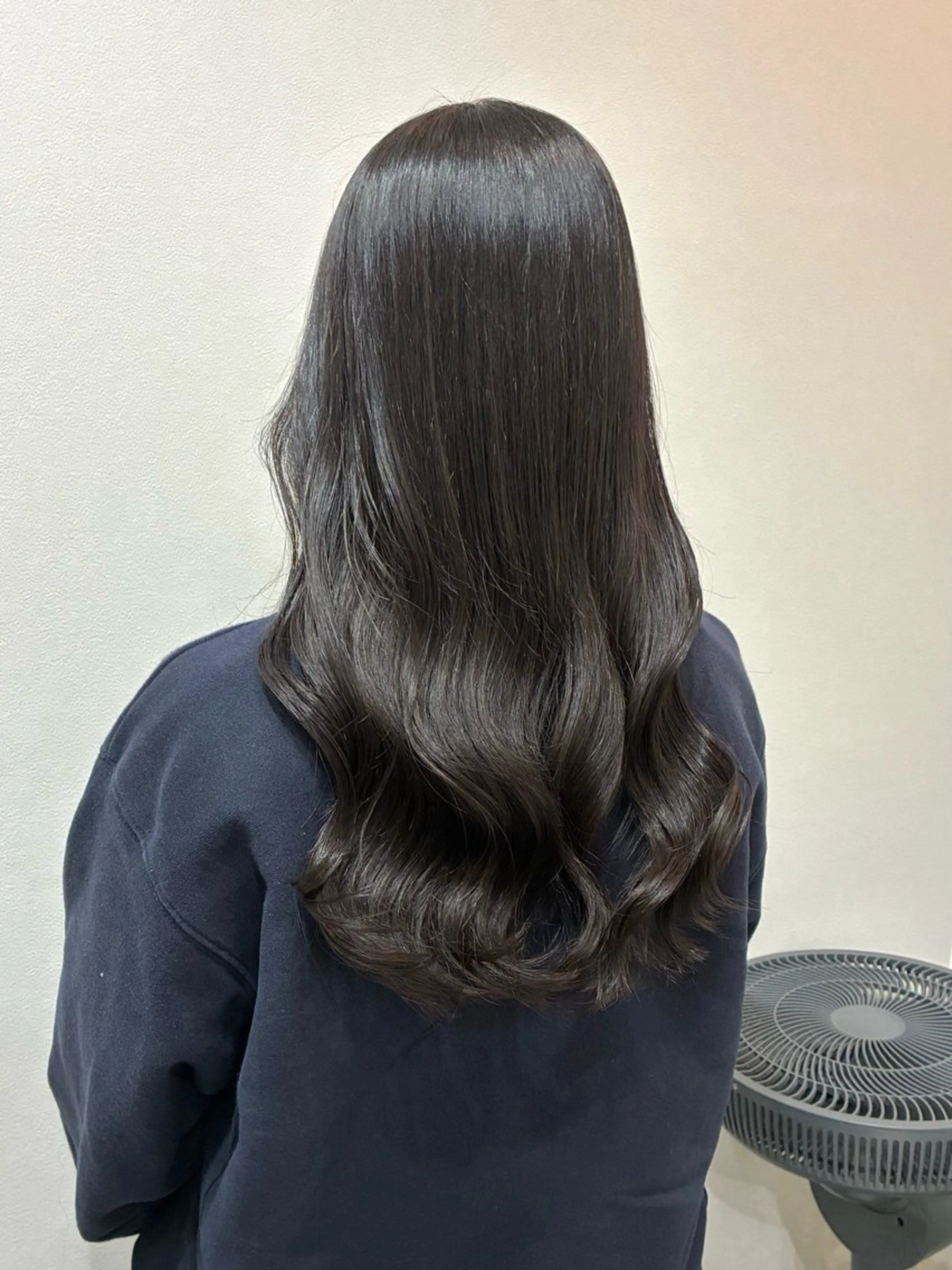 セミロング 縮毛矯正 柴田真衣 /透明感/ナチュラルのヘアスタイル