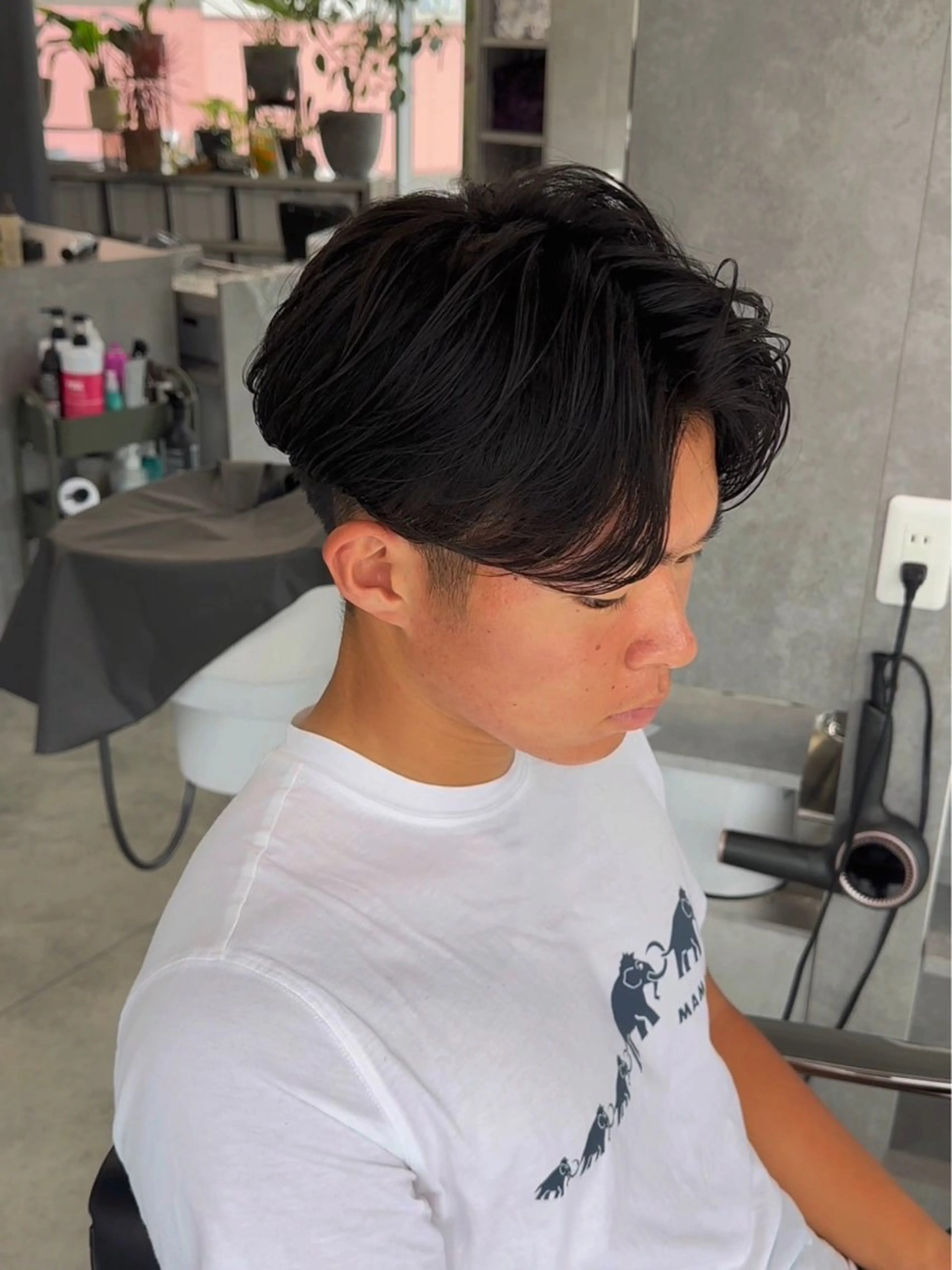 メンズ センターパート メンズパーマ 渡辺 良城のヘアスタイル