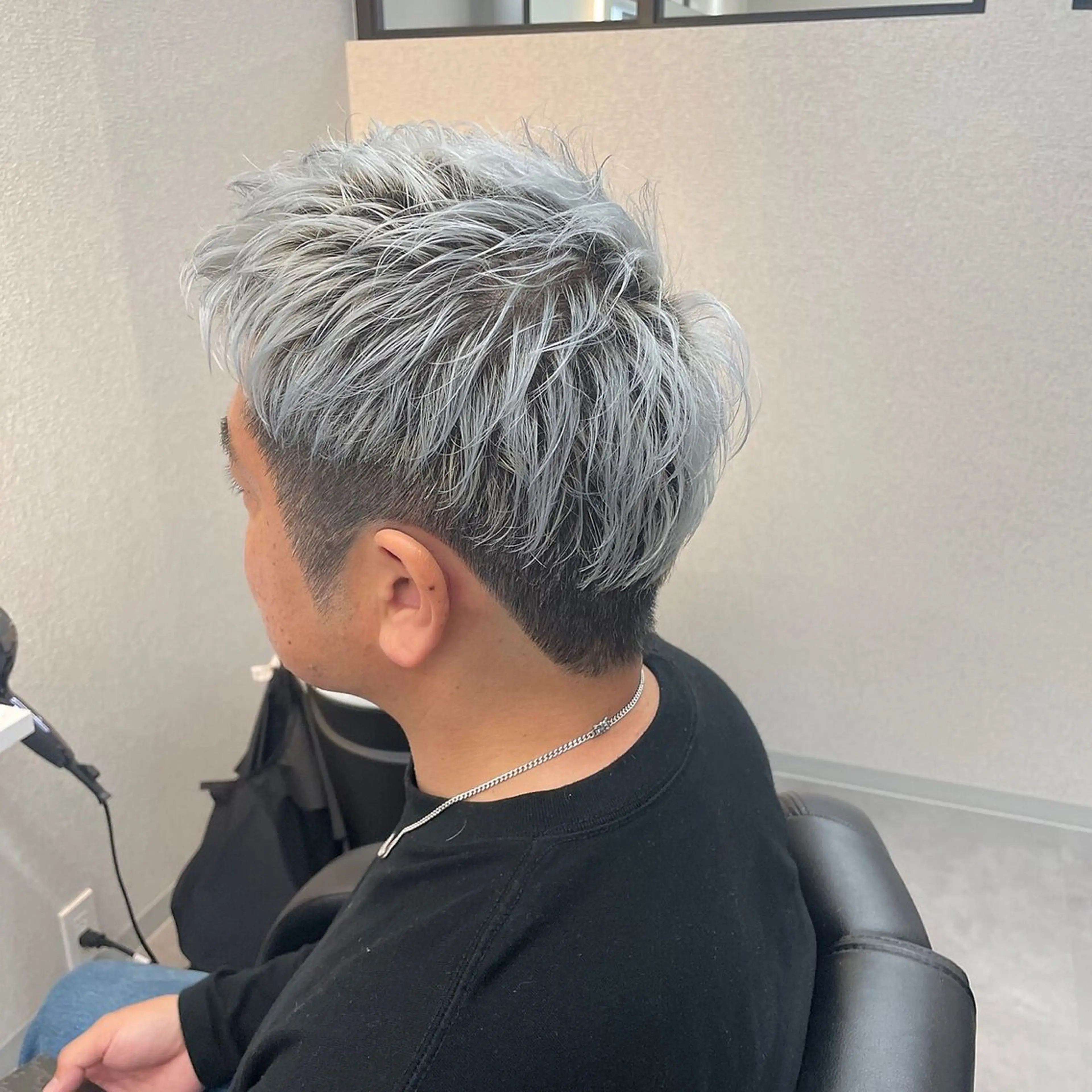 カラー メンズ カット ヘアカラー パーマ トリートメント RIENS xreaのヘアスタイル