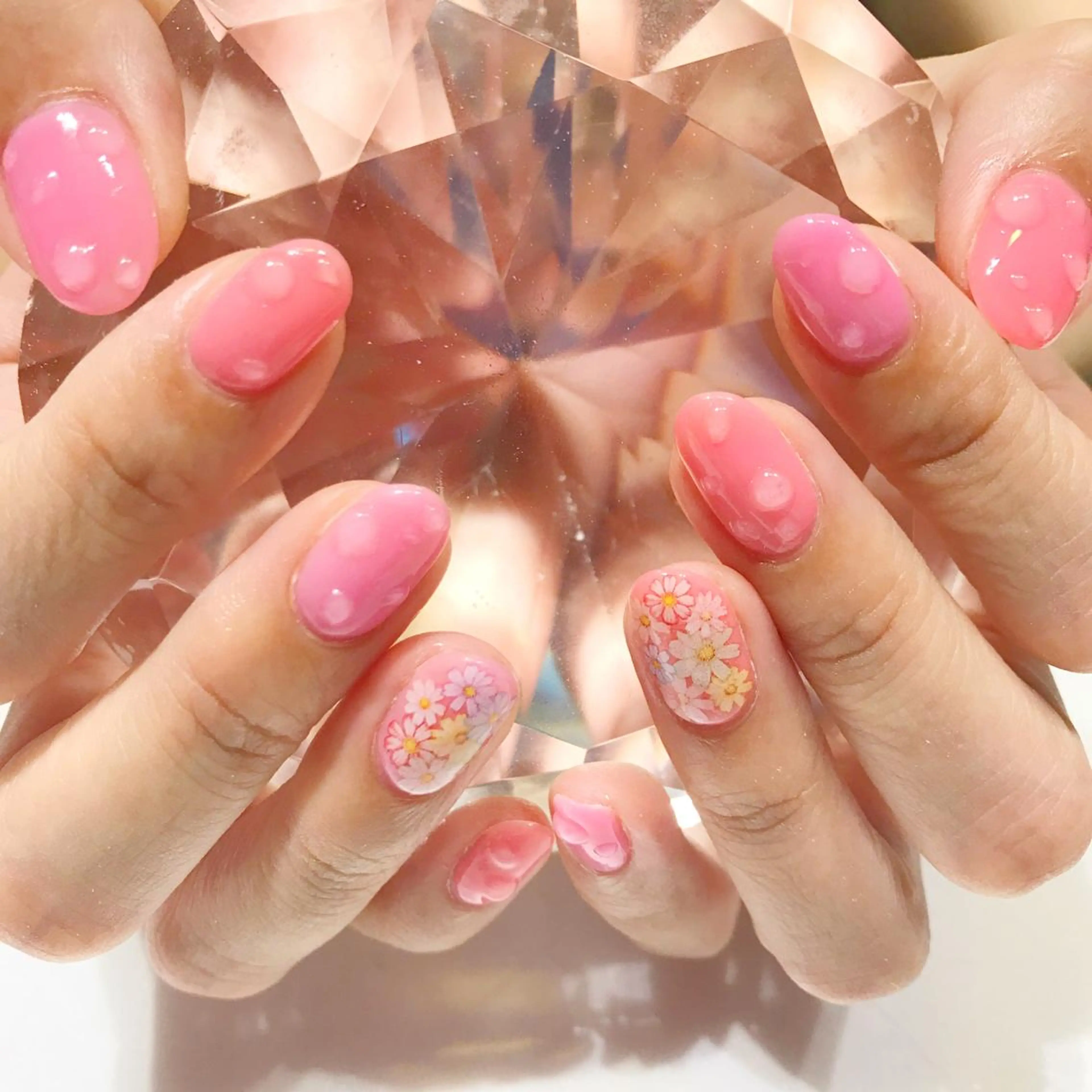 ネイル アートネイル フラワーネイル ピンク YUN 💅のネイルデザイン