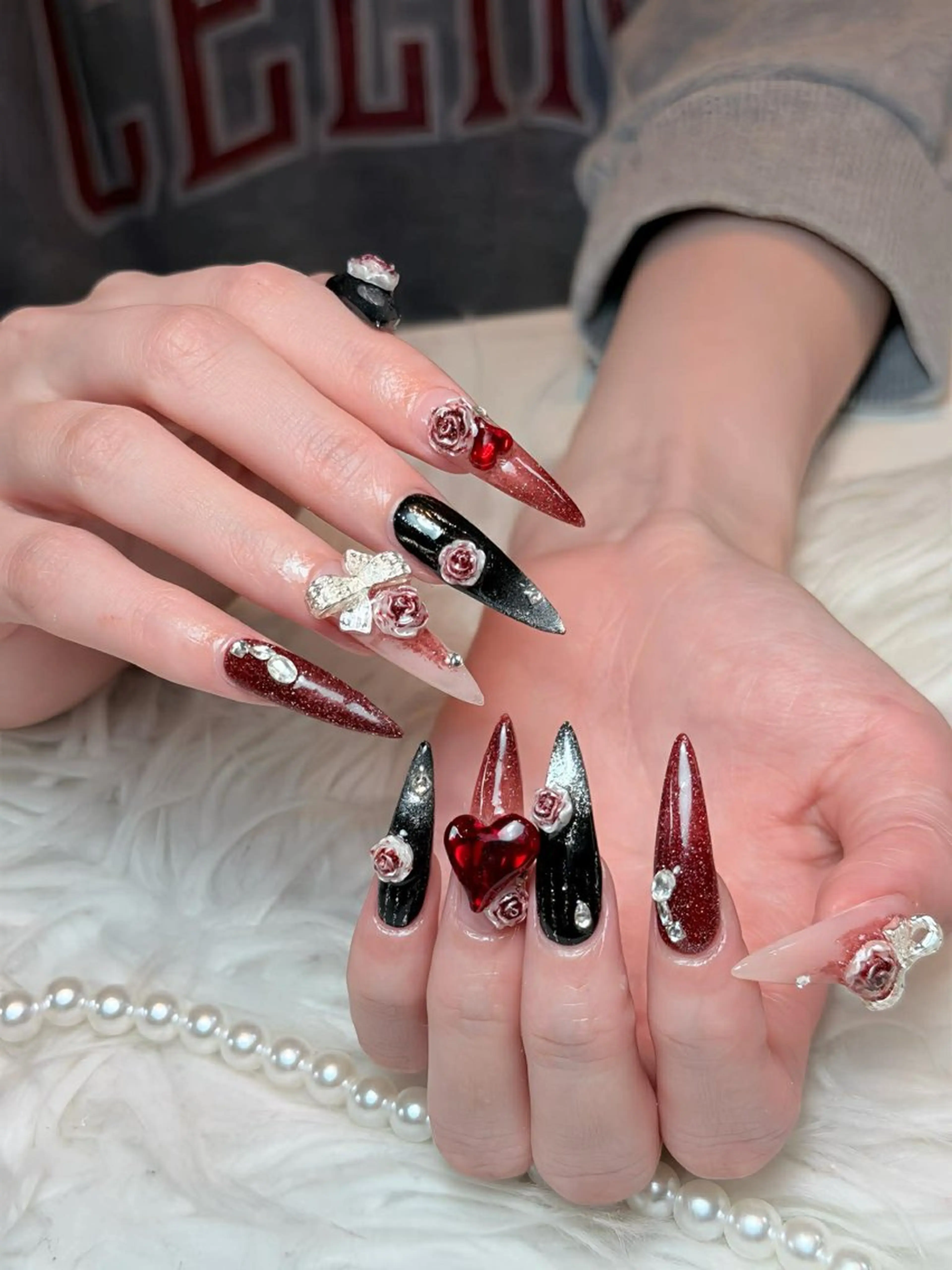 ネイル チークネイル ドット フレンチネイル グラデーション ハート ハンドネイル Julli NailStudioのネイルデザイン