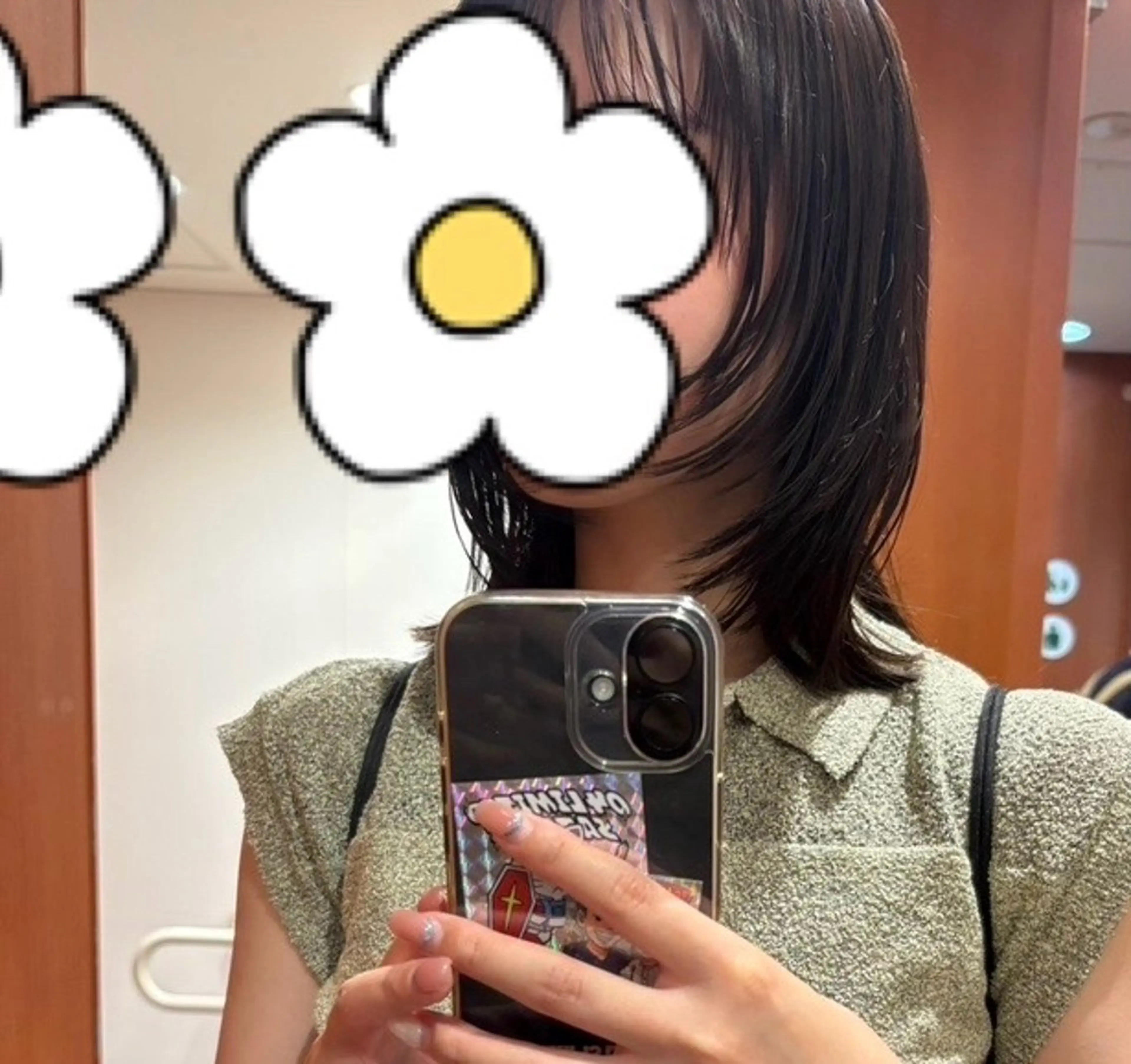 ミディアム 鈴木 百恵のヘアスタイル