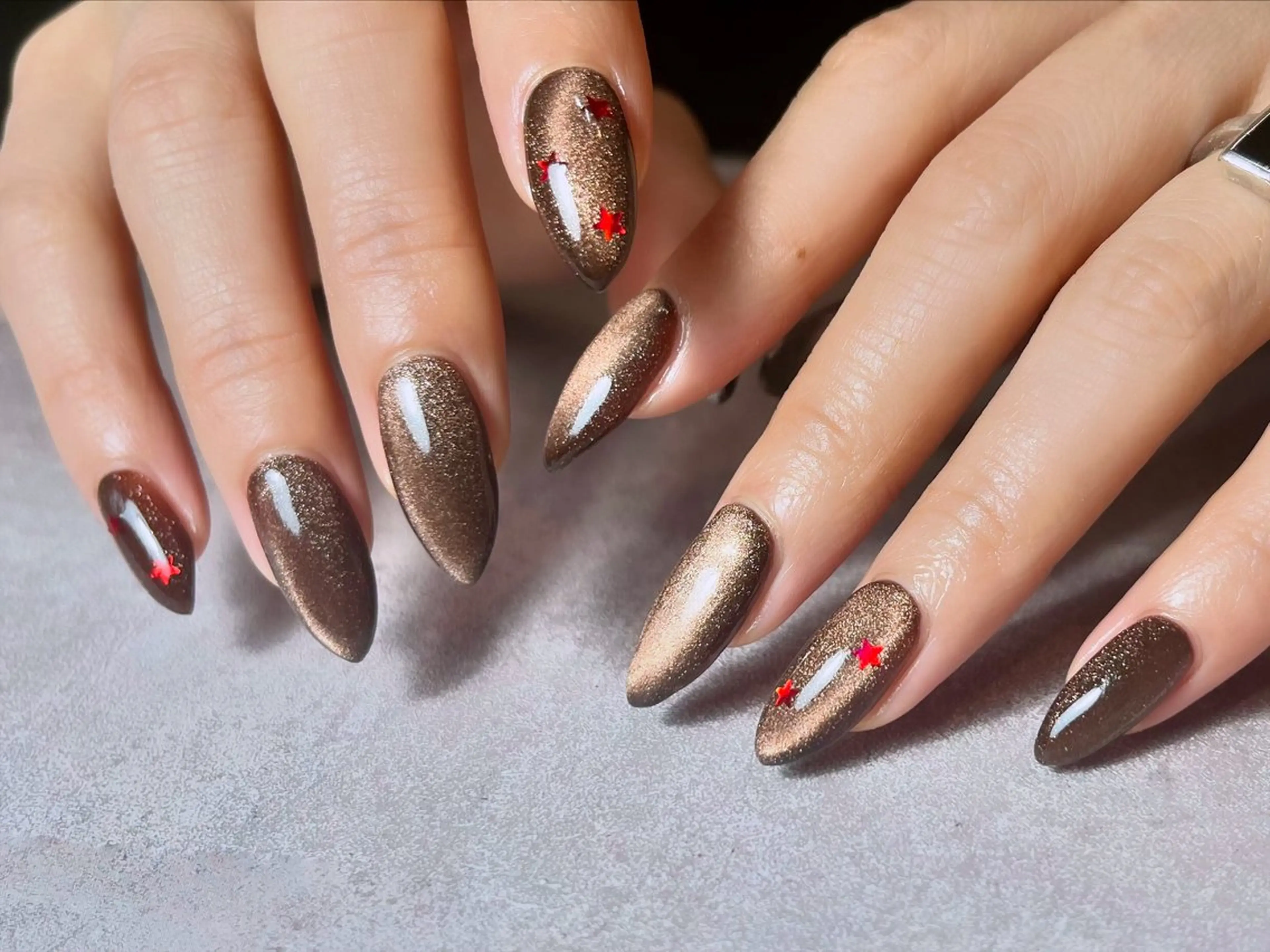 ネイル ブラウン ロングネイル マグネットネイル kupu所属・ネイルサロン kupuのネイルデザイン