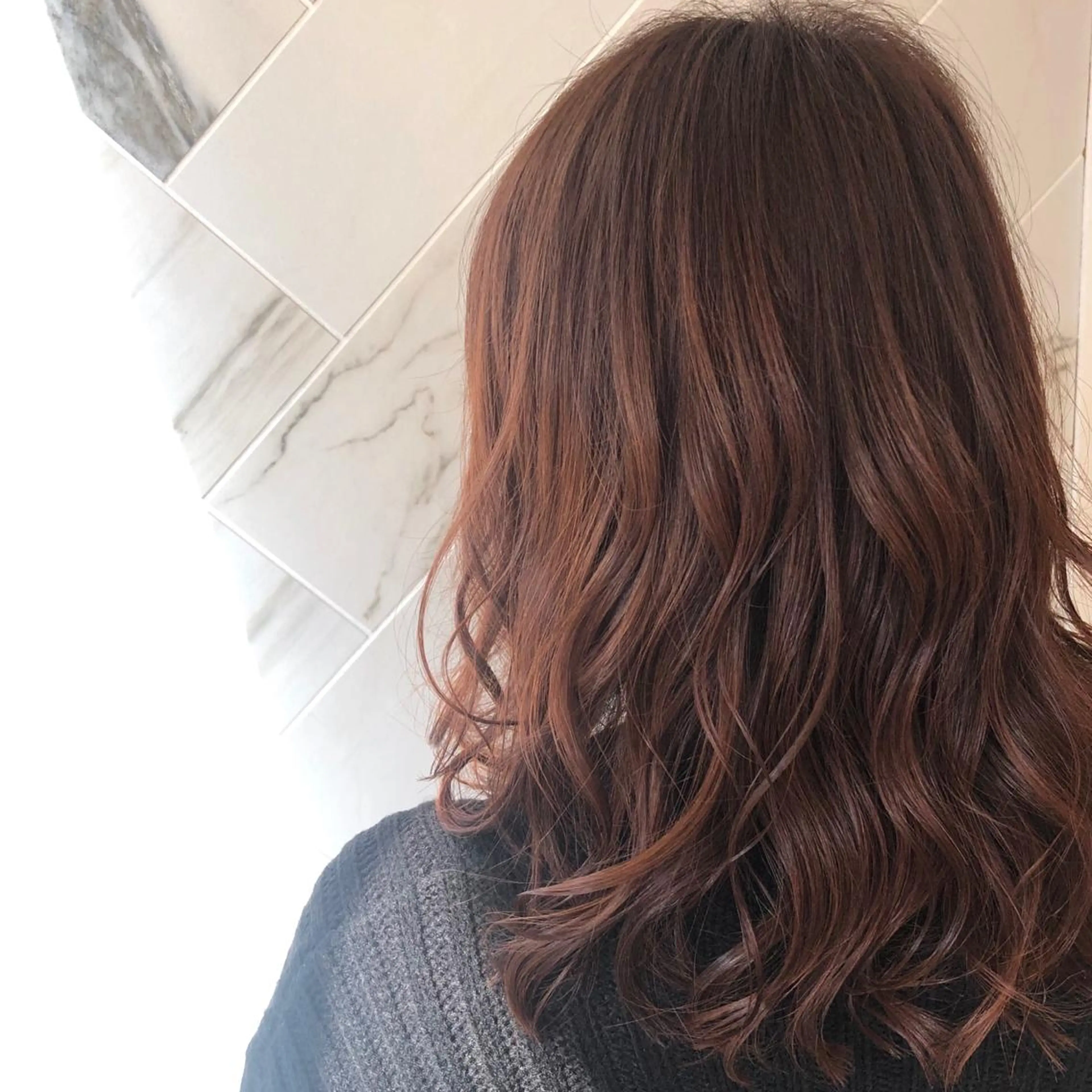 セミロング カラー 藤田 歩美のヘアスタイル