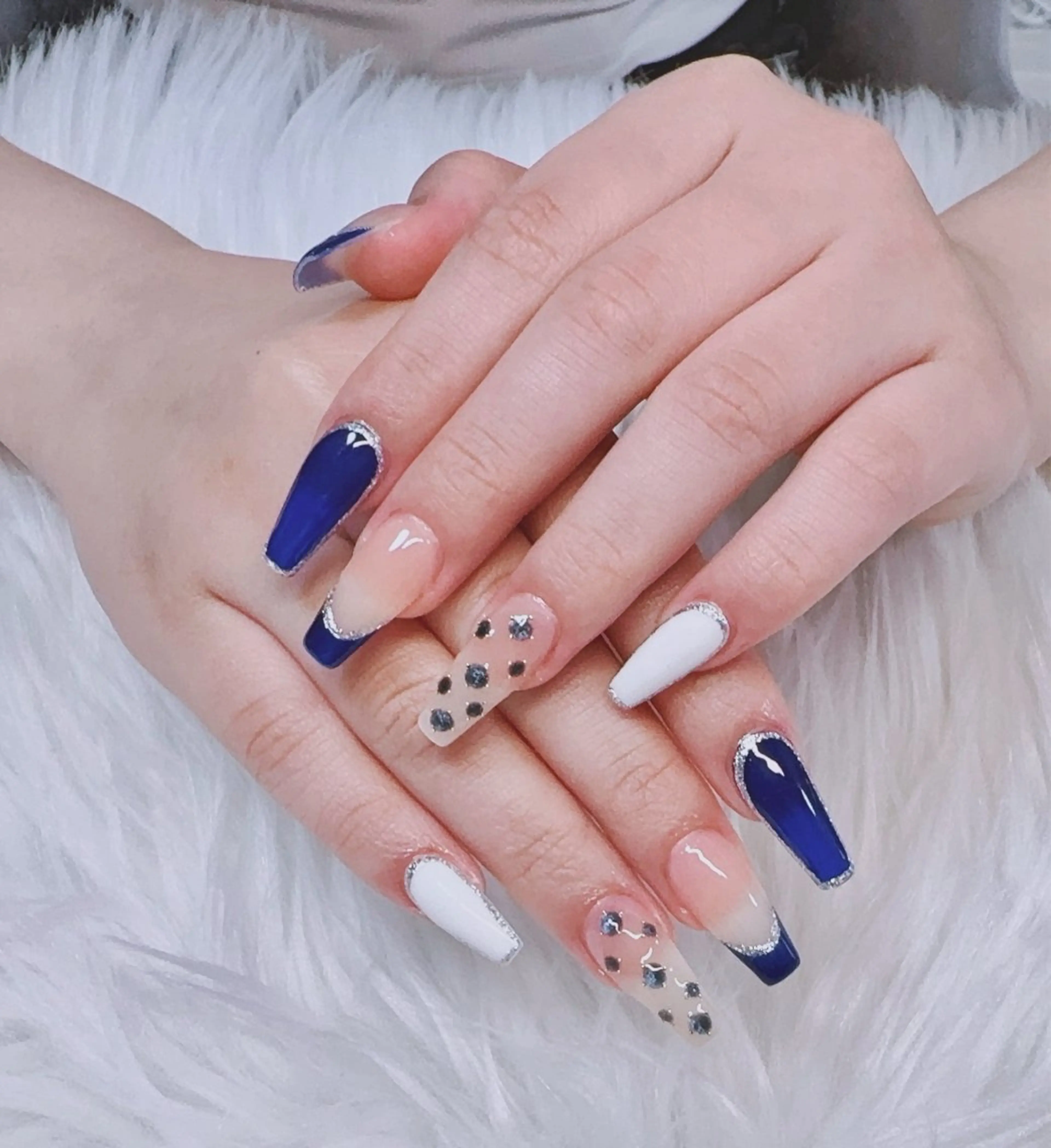 ネイル フットネイル ジェルネイル 韓国ネイル マグネットネイル 持ち込み ハンドネイル Akiko ネイルサロン所属・AKIKO ネイルサロンのネイルデザイン