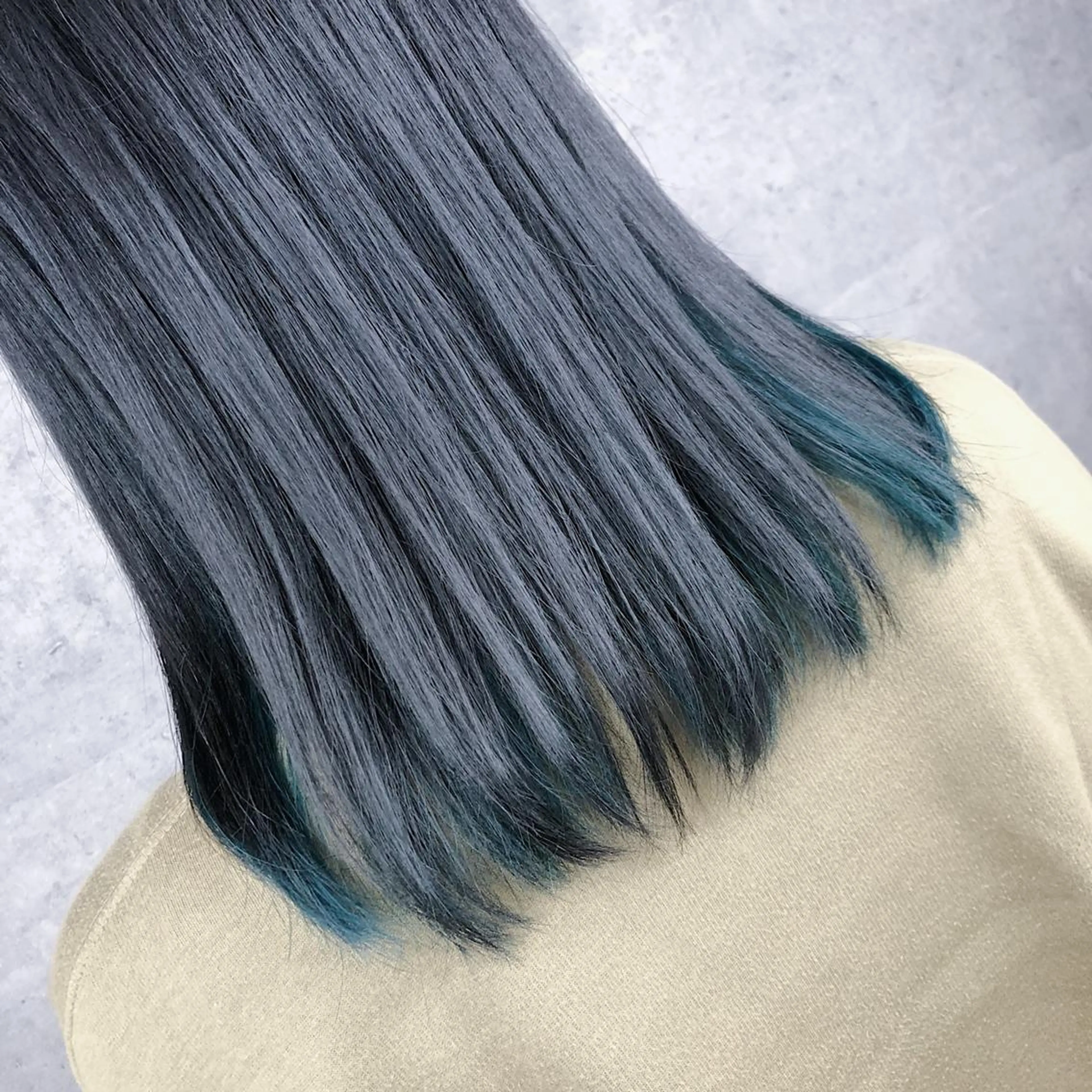 ミディアム カラー _WHITE 天王寺のヘアスタイル