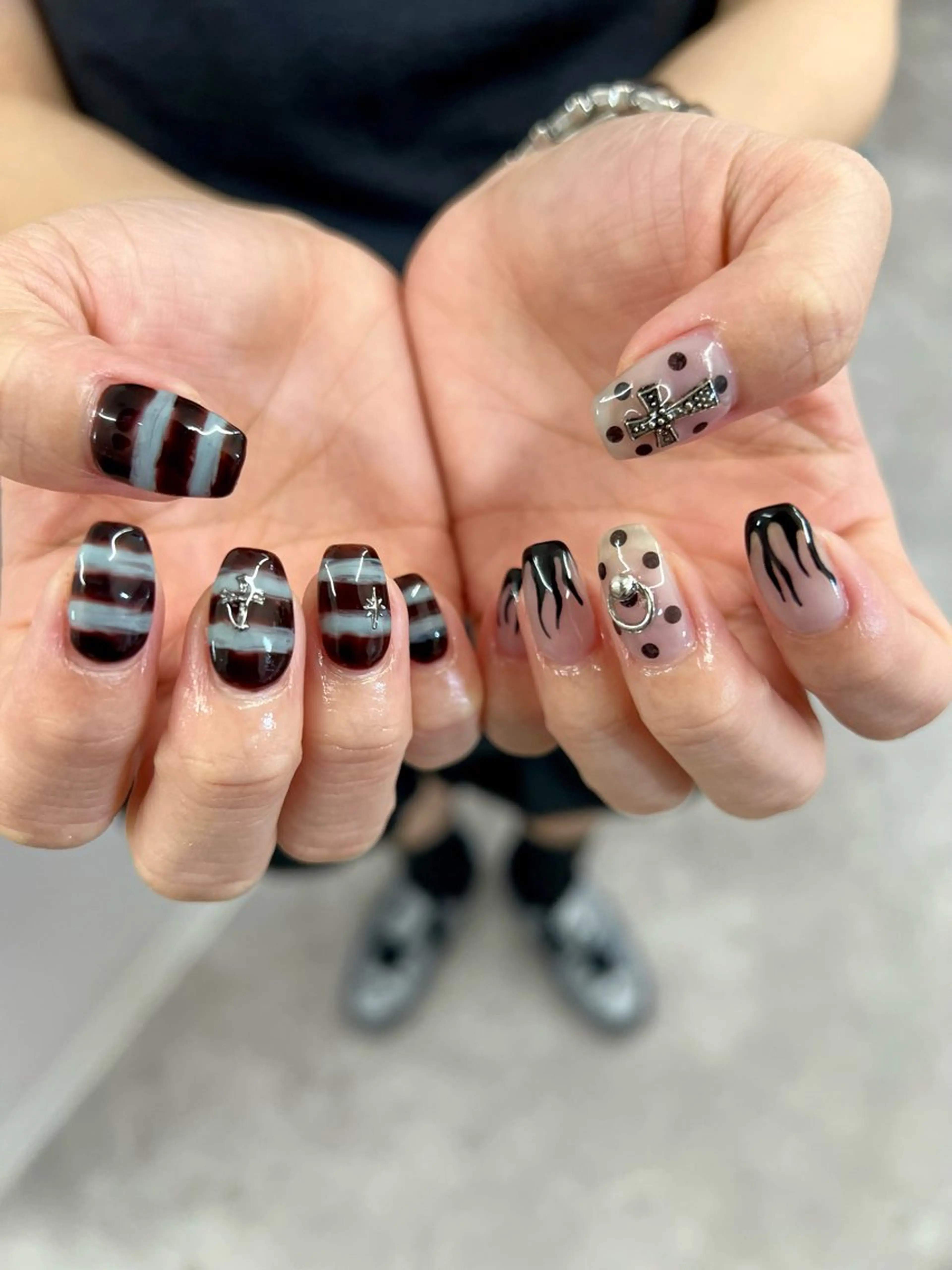 ネイル ドット ジェルネイル マグネットネイル ニュアンスネイル パラジェル ハンドネイル ハンドケア Bana_ Nailのネイルデザイン