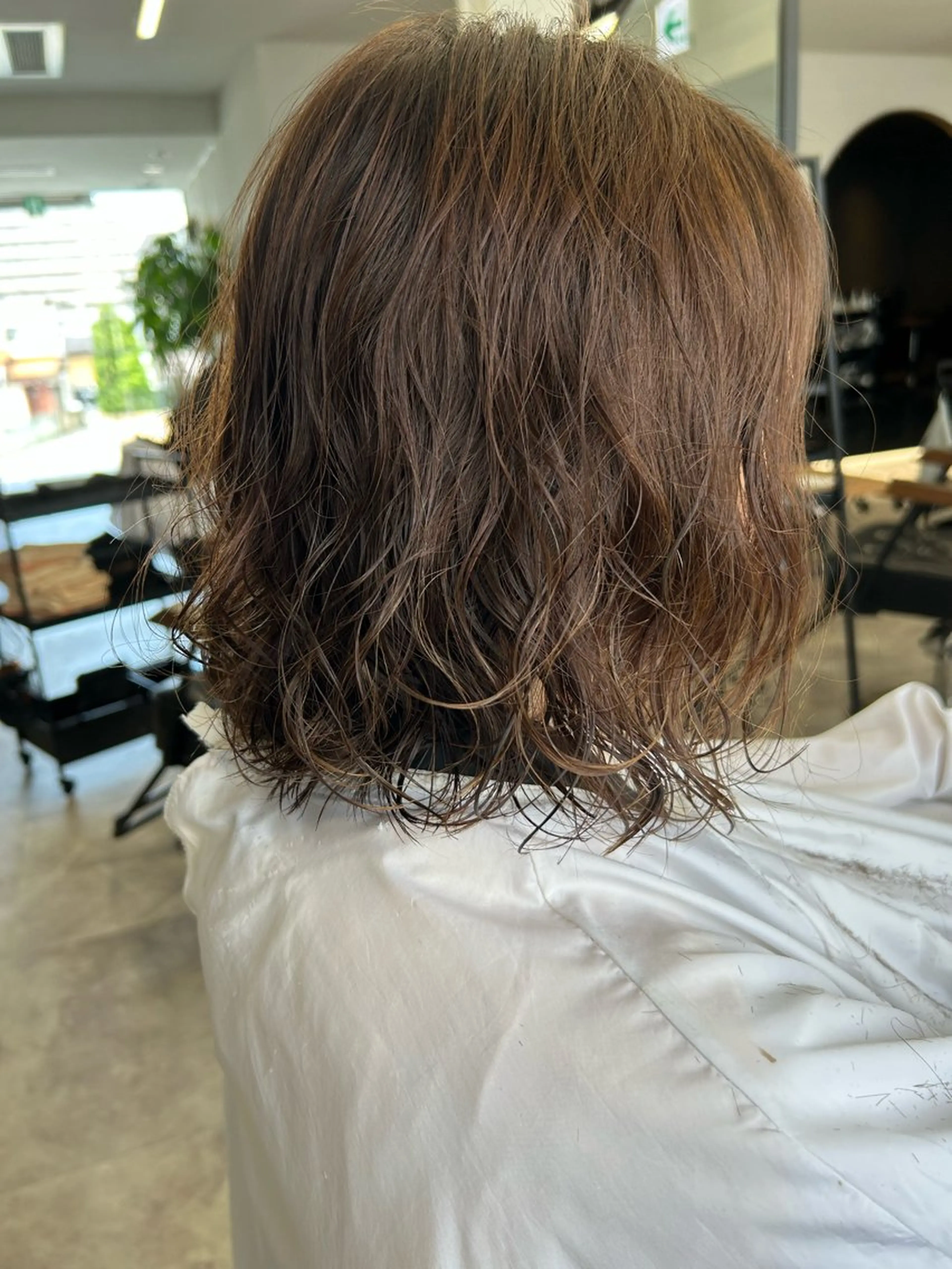 ミディアム パーマ Emitas.三年坂所属・Emitas.　井上 真奈美のヘアスタイル