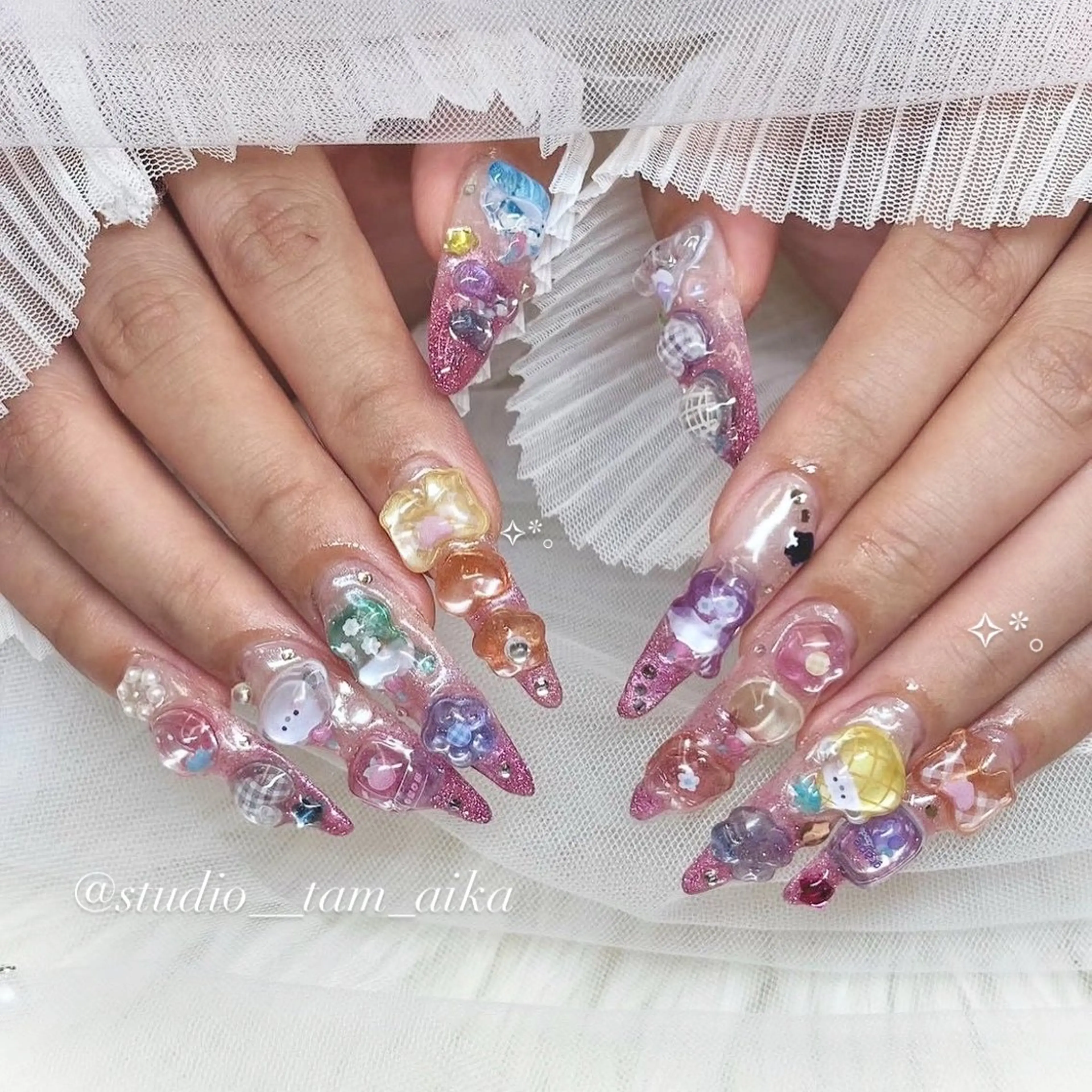 ネイル アートネイル チークネイル フレンチネイル 韓国ネイル マグネットネイル studio tam 髙橋彩夏のネイルデザイン