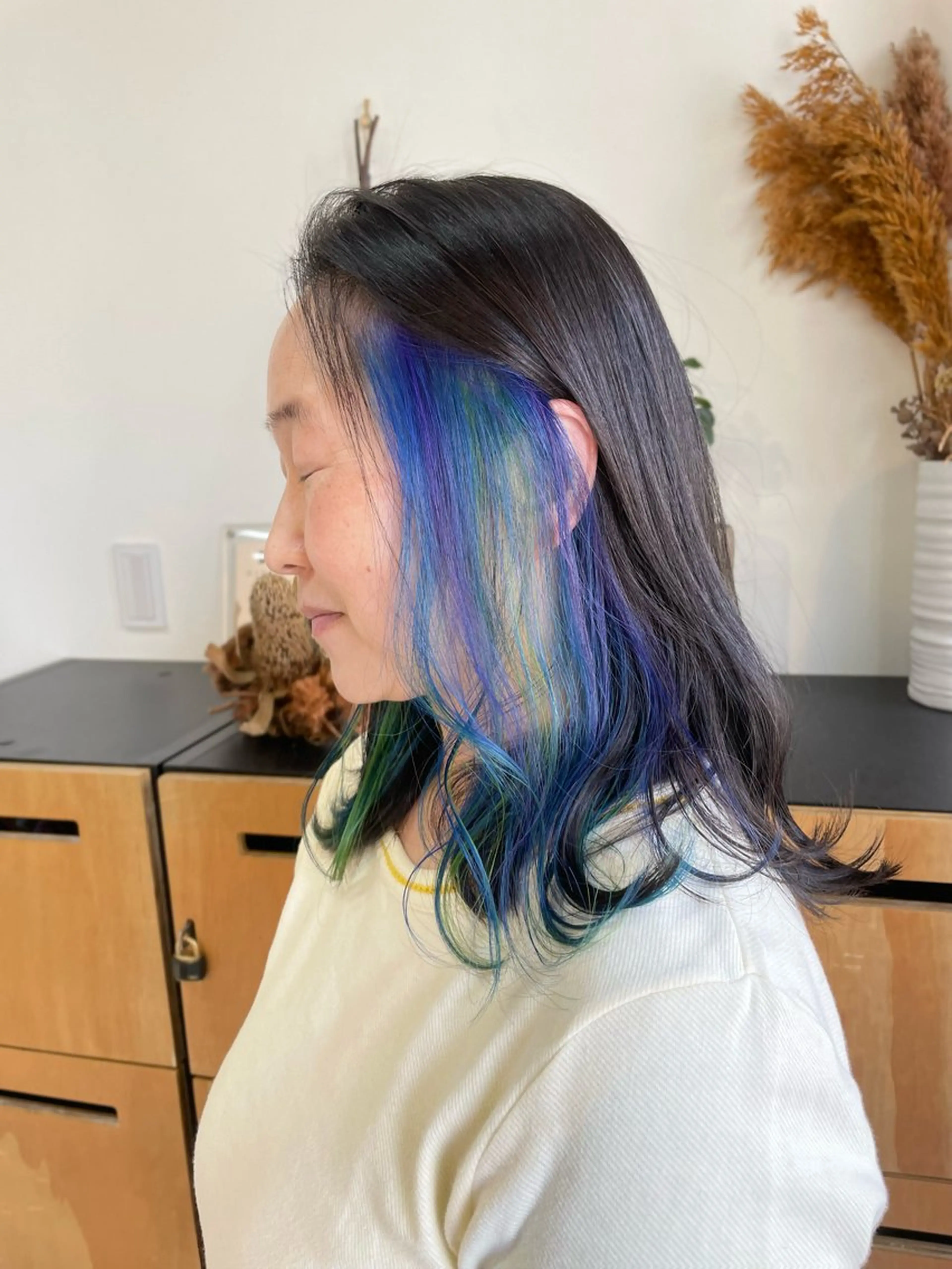 セミロング カラー デザインカラー インナーカラー ヘアカラー noa.所属・🎨カラー専門家🎨 チャーリーのヘアスタイル