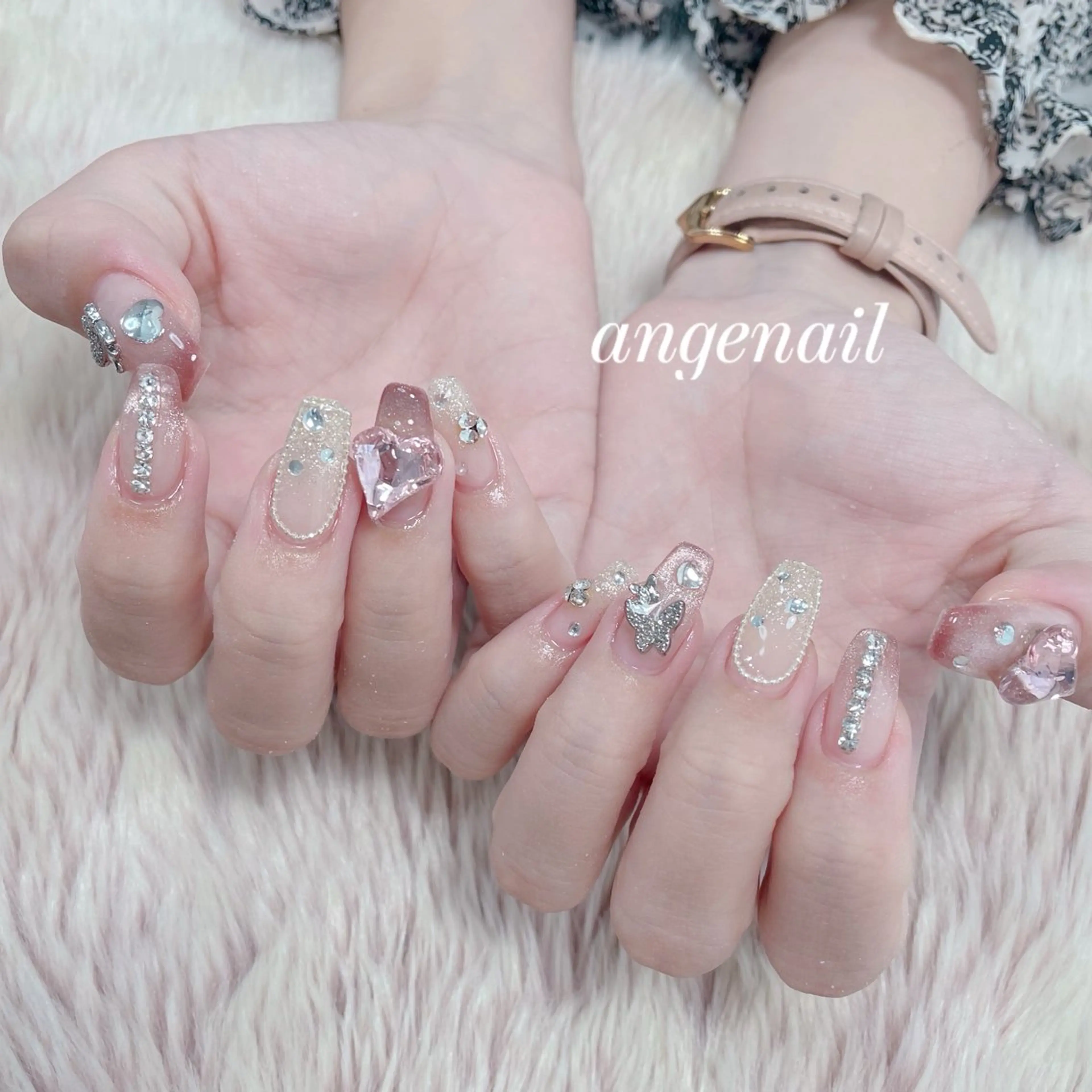 ネイル ハンドネイル オーナーネイリスト MAKIのネイルデザイン