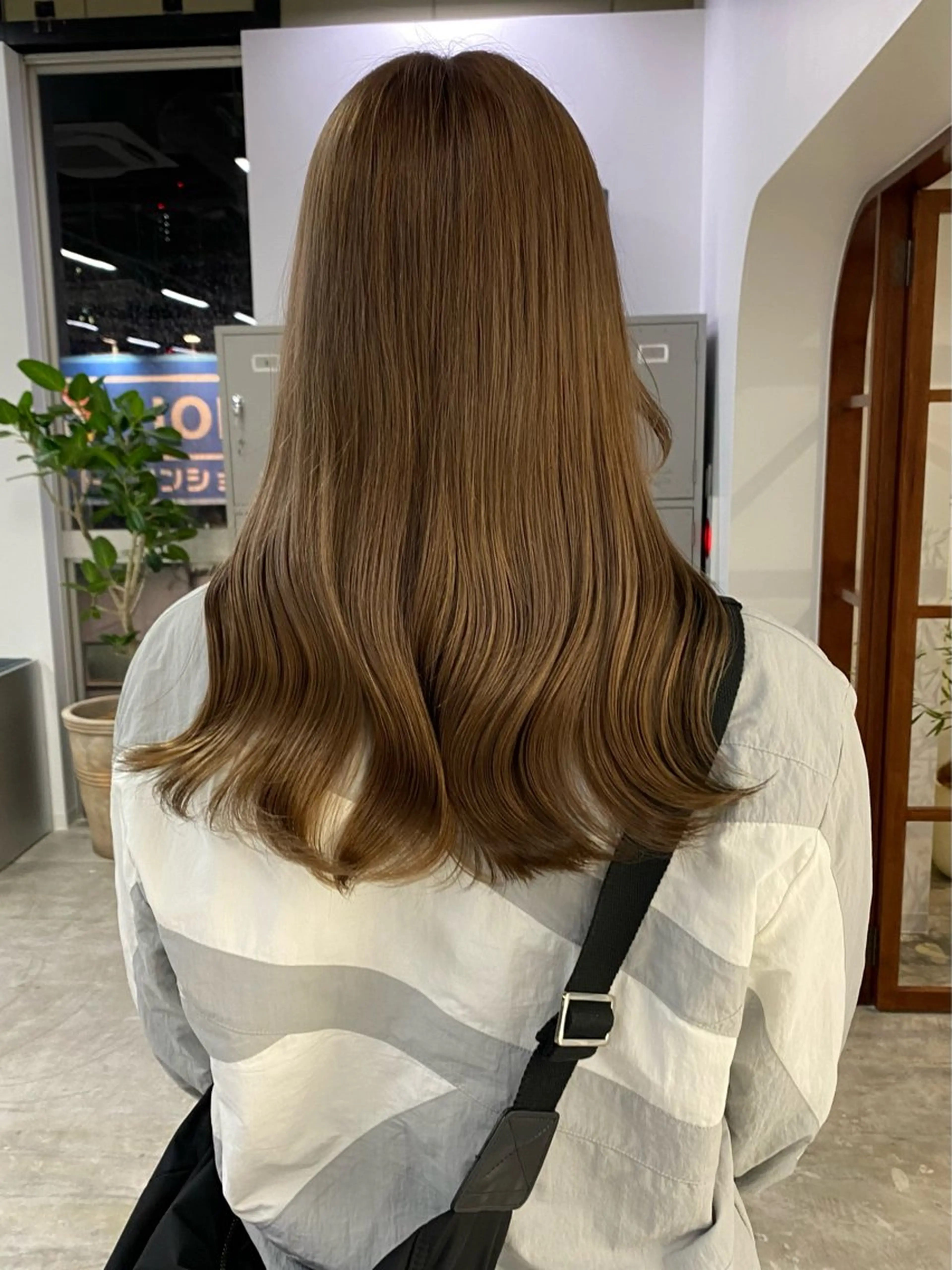 セミロング カラー ベージュカラー ブリーチ ケアブリーチ ダブルカラー インナーカラー Sopi所属・JESSI / Sopiのヘアスタイル