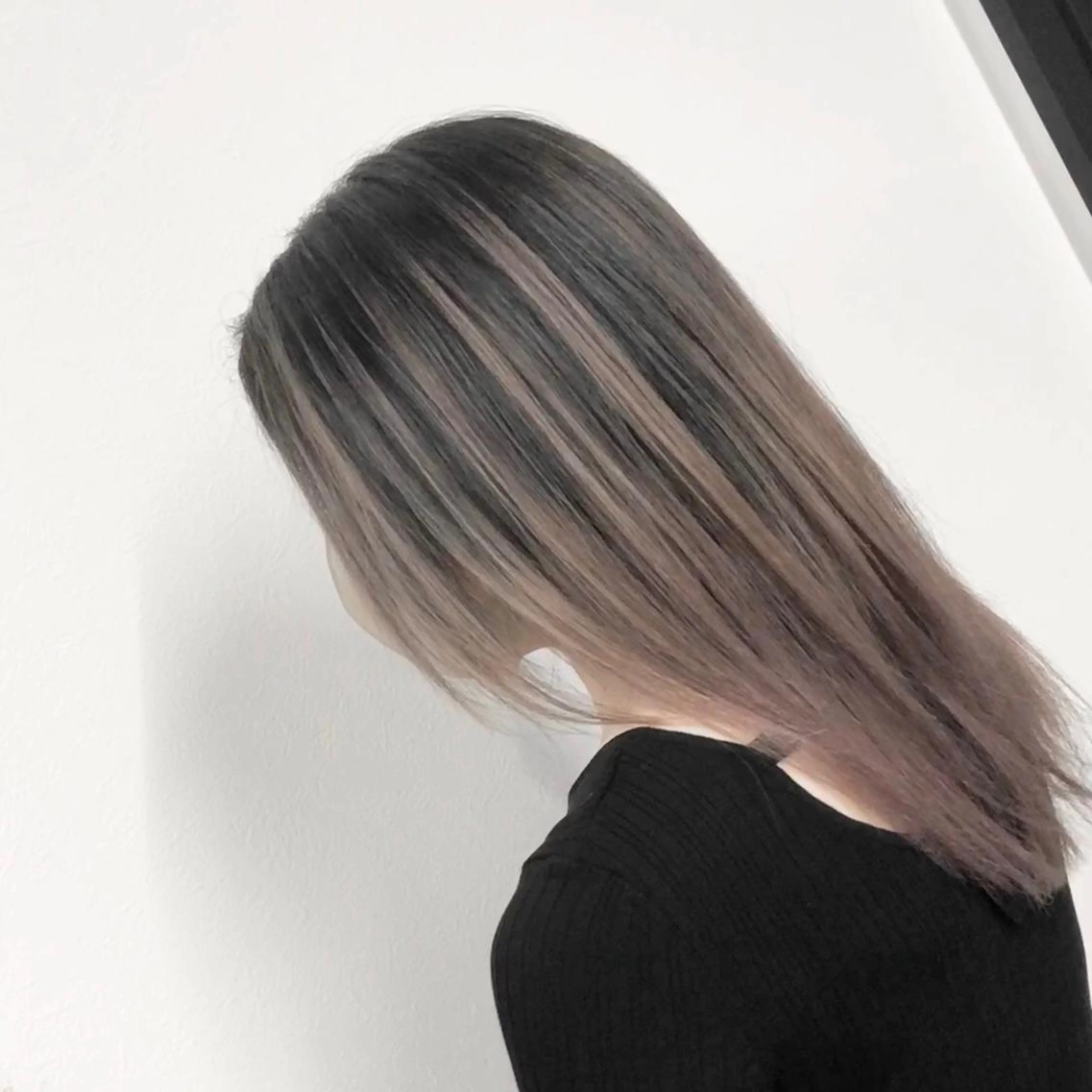 セミロング カラー ヘアアレンジ バレイヤージュ デザインカラー ハイライトカラー 外国人風カラー ハイライト アンドウ ユウ/ レイヤーカット/韓国のヘアスタイル