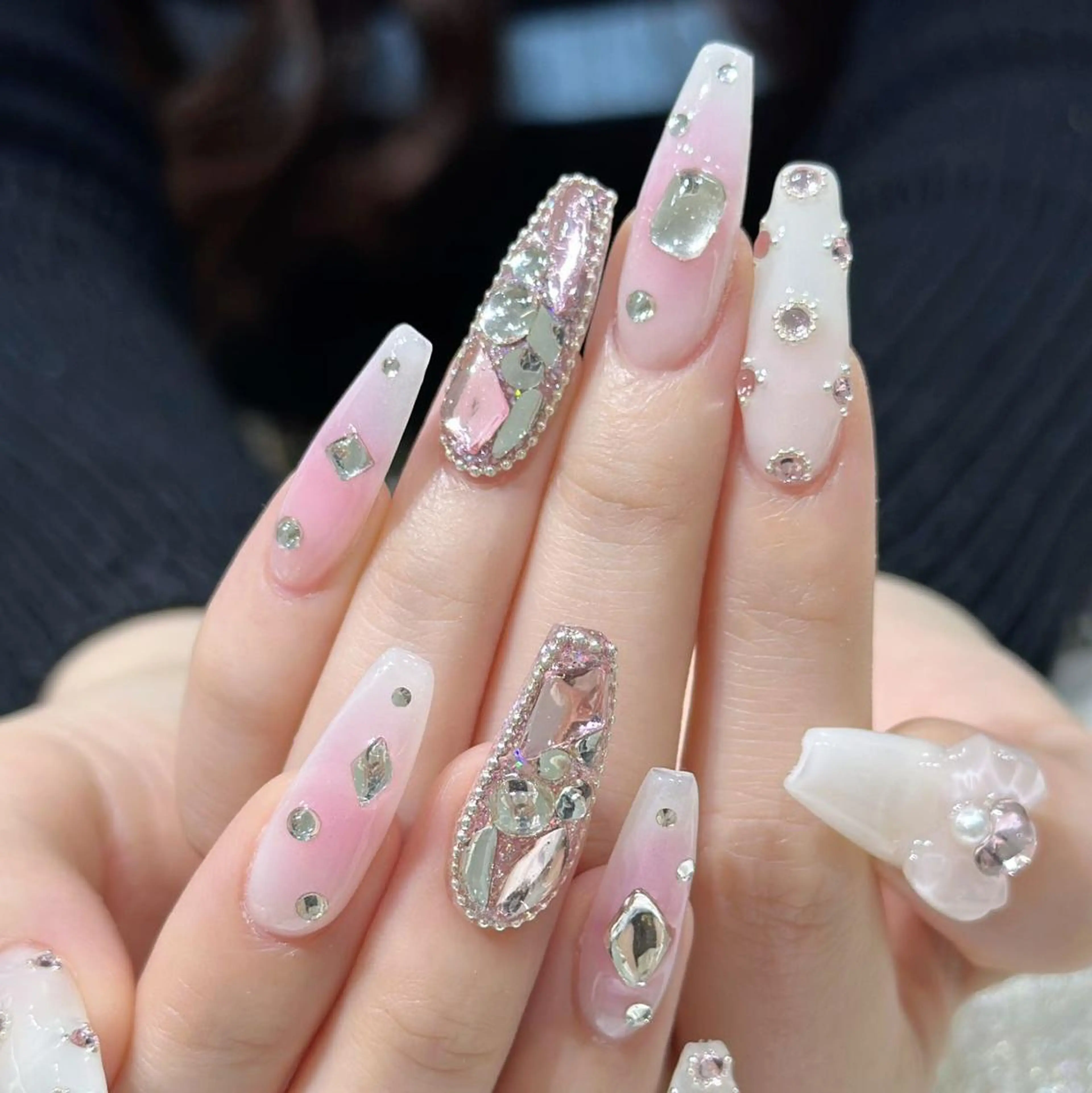 ネイル ハンドネイル Queens ciciのネイルデザイン