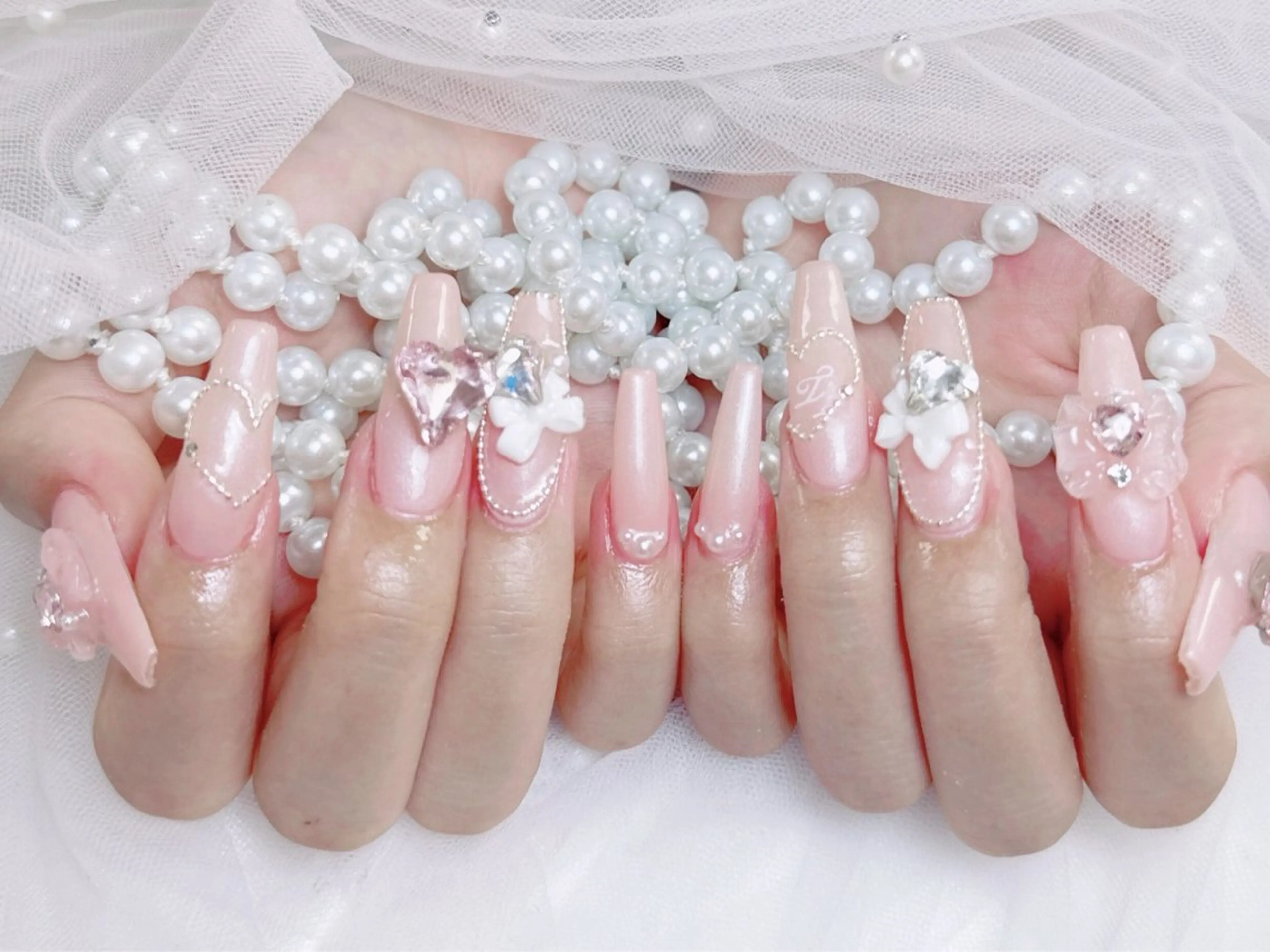 ネイル フレンチネイル ジェルネイル ハート 韓国ネイル マグネットネイル ハンドネイル ネイルサロン lotusのネイルデザイン