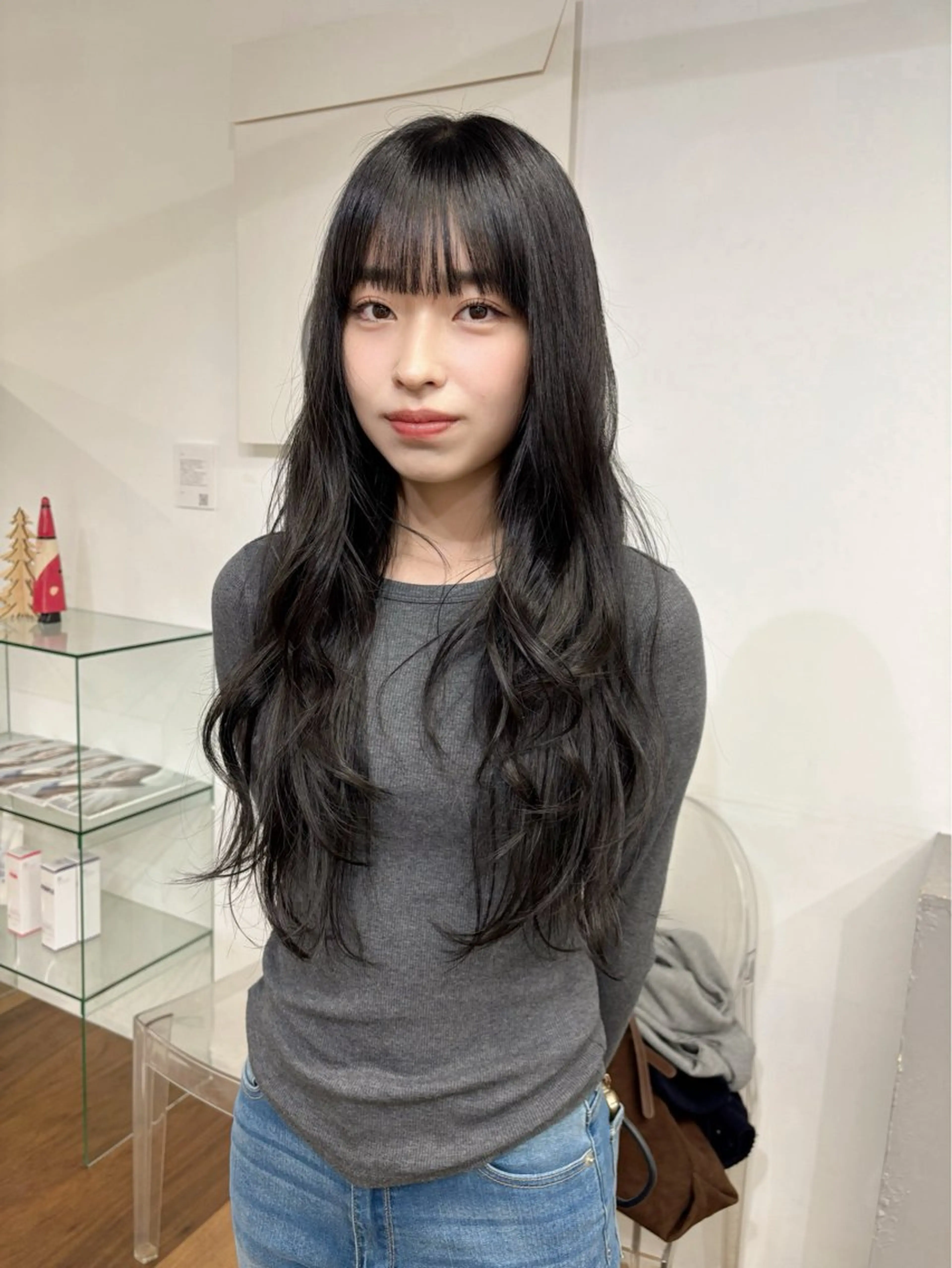 ロング ロングレイヤー レイヤーカット ロング 柔らかストレートと ツヤカラー/和田陽向のヘアスタイル