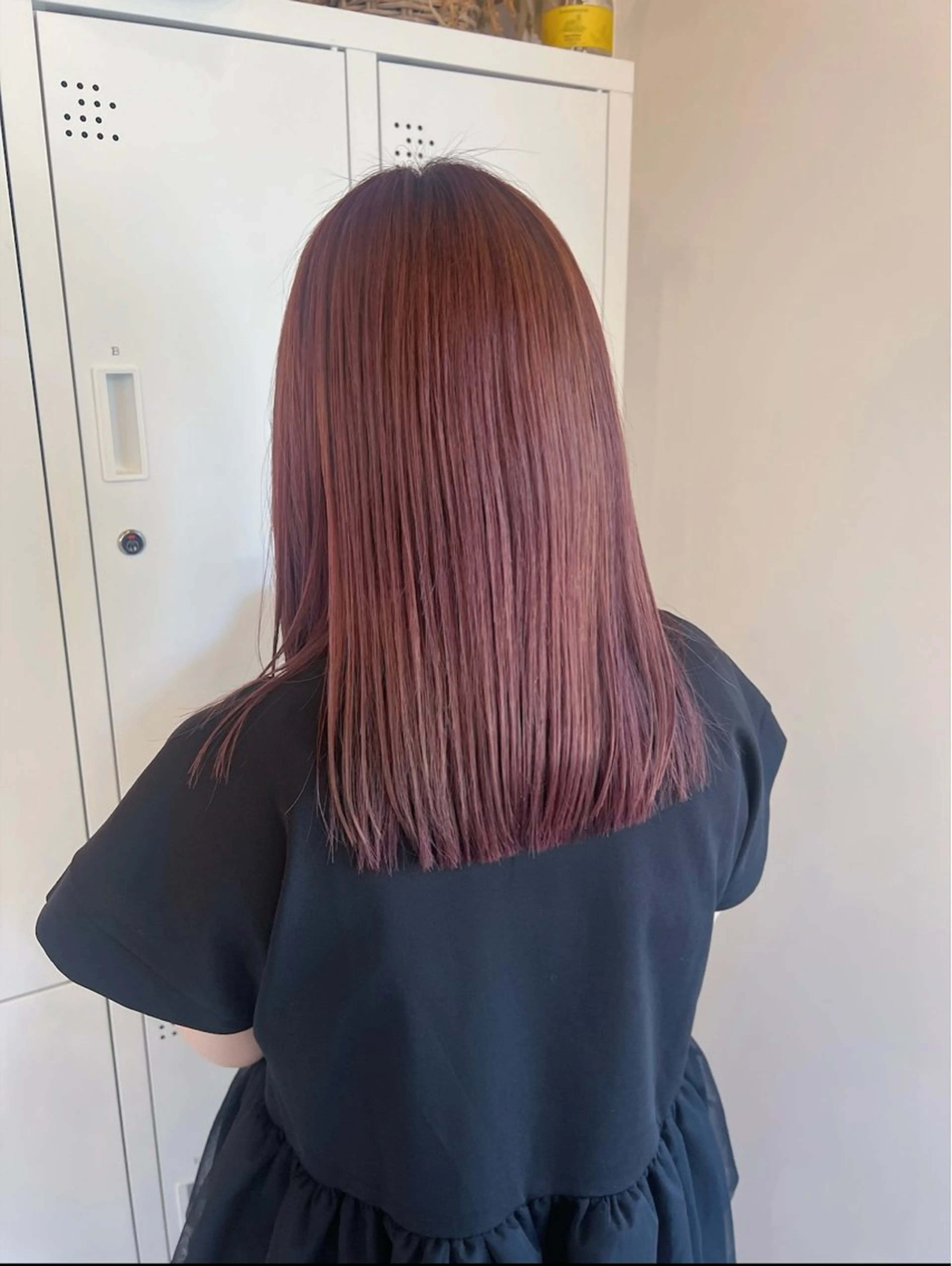 ミディアム カラー ブリーチ ヘアカラー トリートメント 淺井 捺央のヘアスタイル