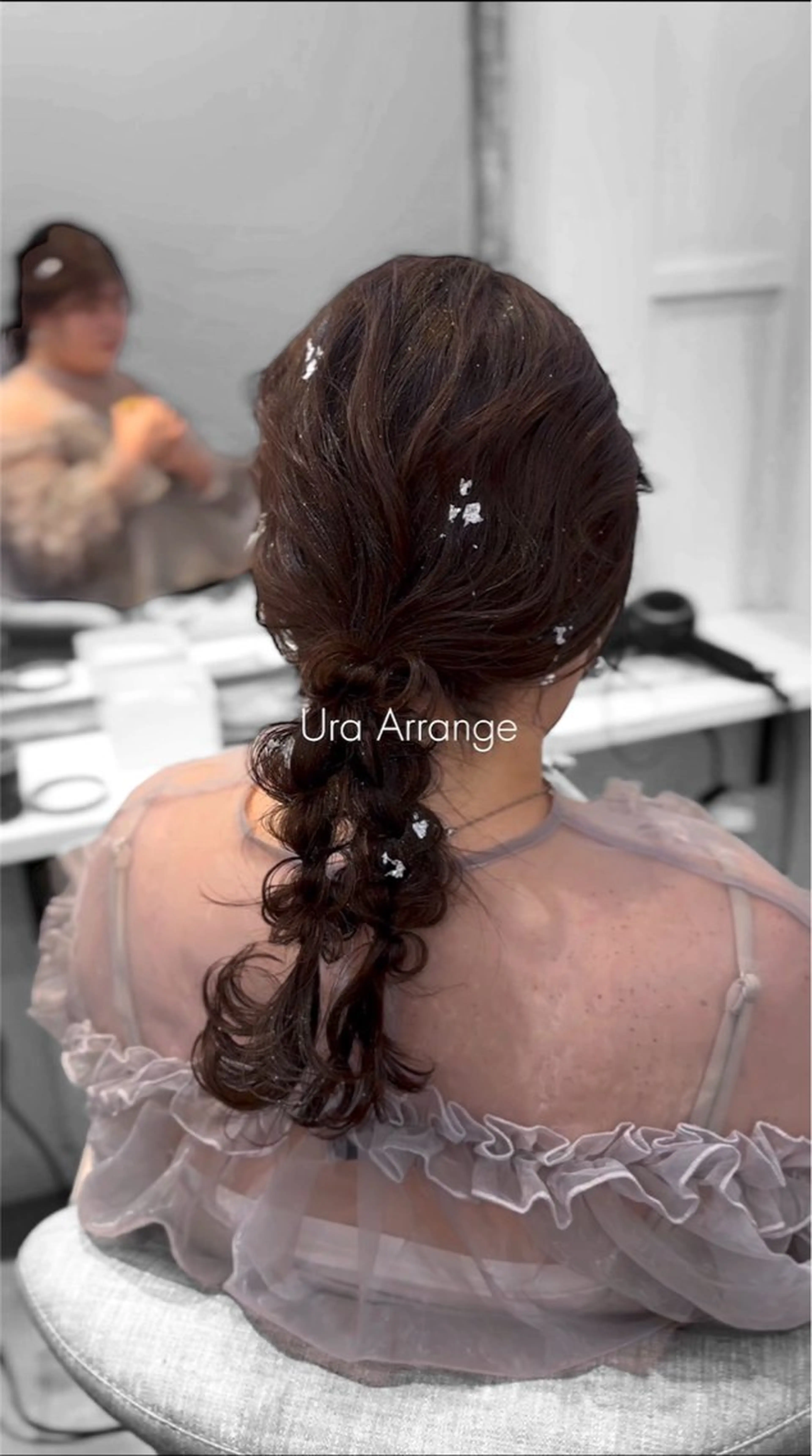 セミロング ヘアアレンジ 結婚式・ブライダル ura/デザイン/ ハイトーン/個性派のヘアスタイル