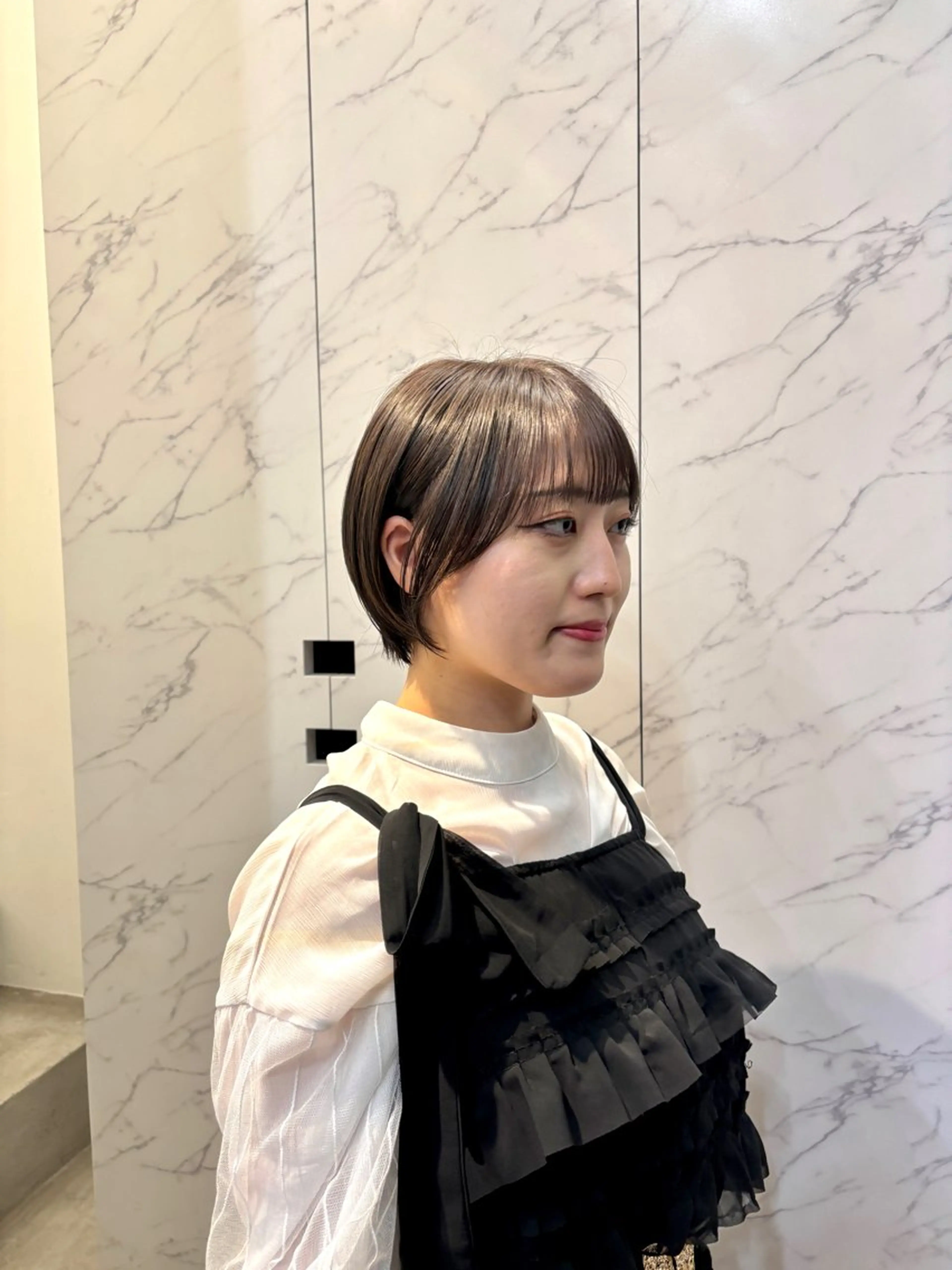 ショート miu /透明感カラーのヘアスタイル