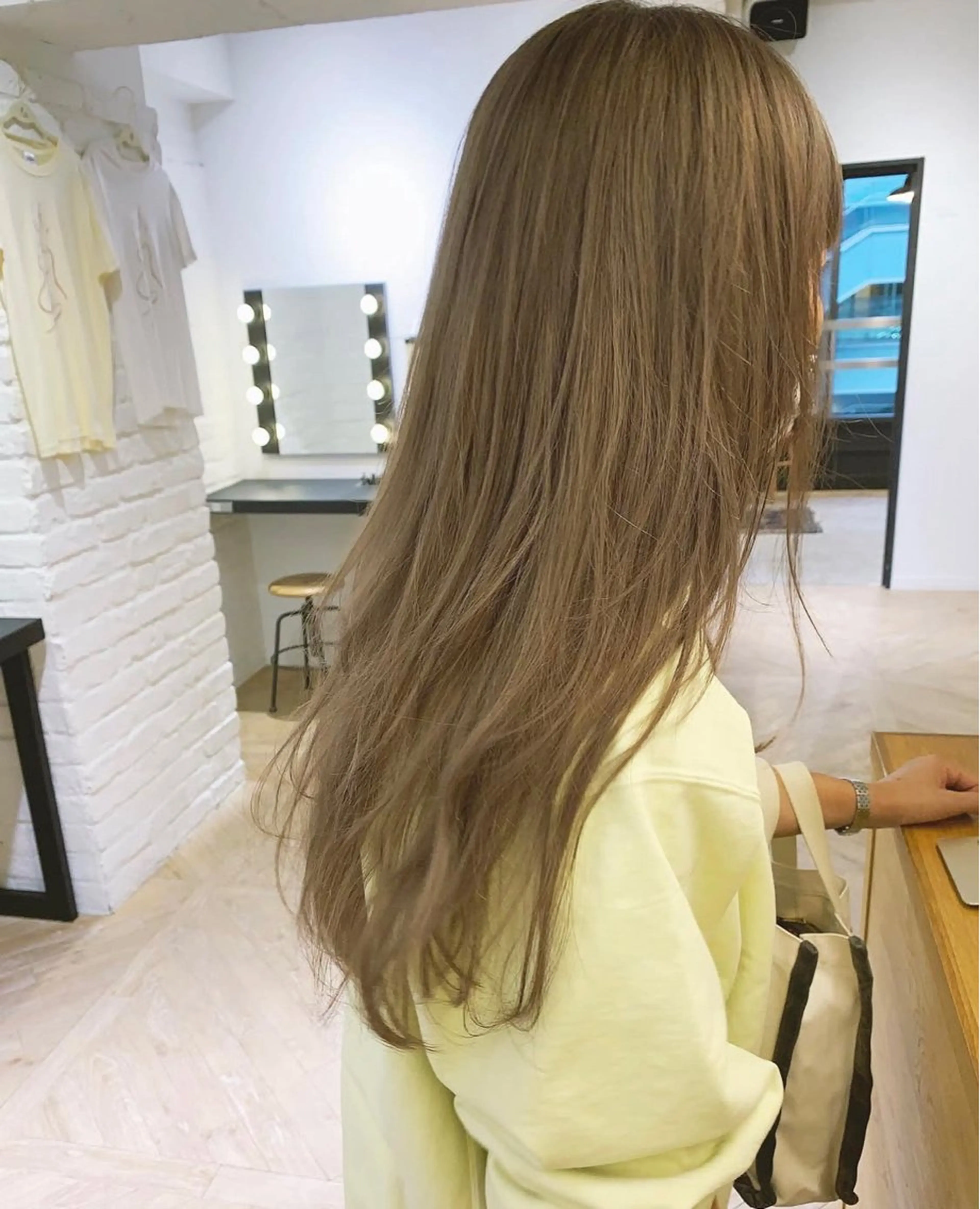 ロング カラー ベージュカラー ブリーチ 透明感カラー ダブルカラー オリーブベージュ 高発色ブリーチ/ ハイレイヤー🪽aiのヘアスタイル