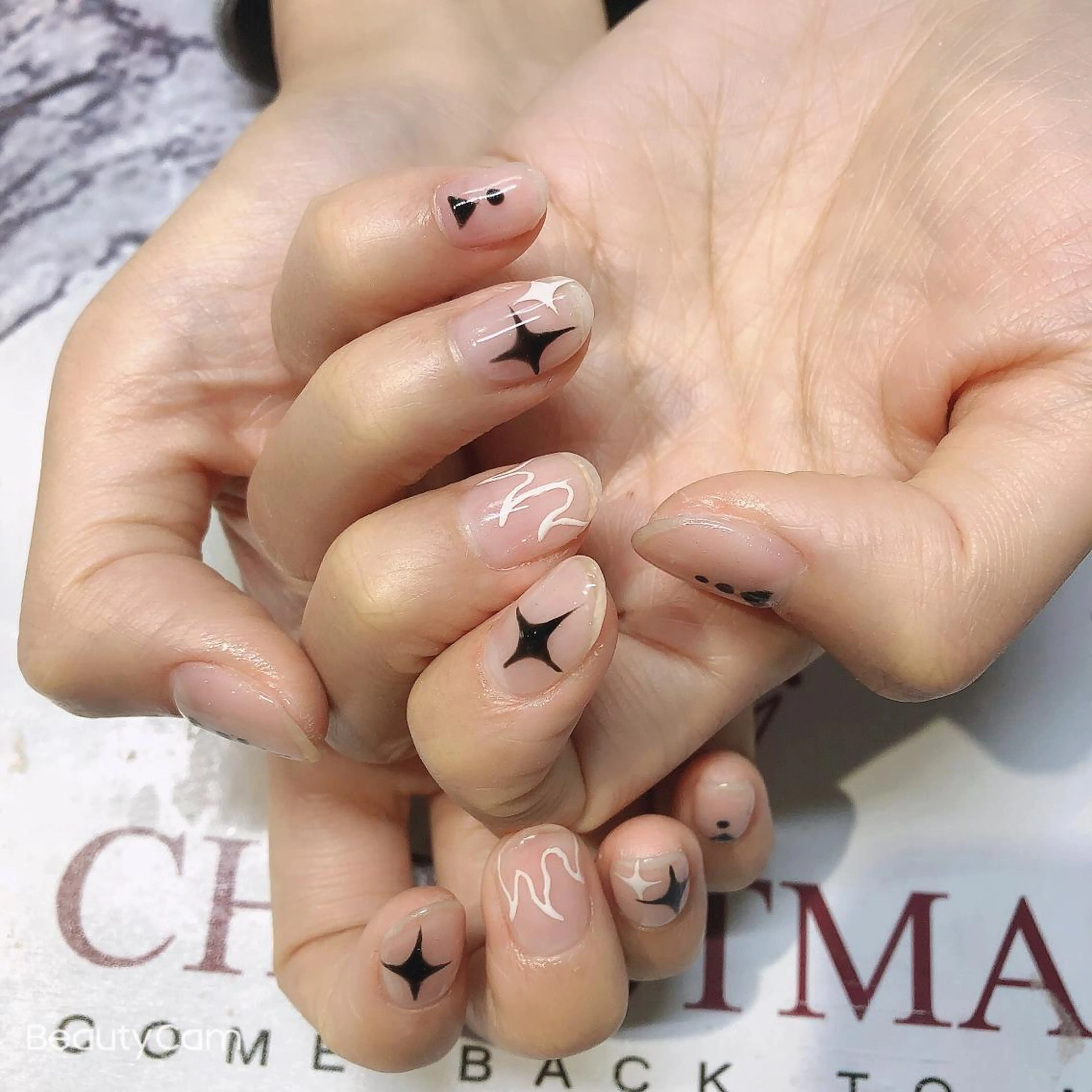 ネイル ハンドネイル Guarendo錦糸町店所属・ガレンドウ 白澤 愛子のネイルデザイン