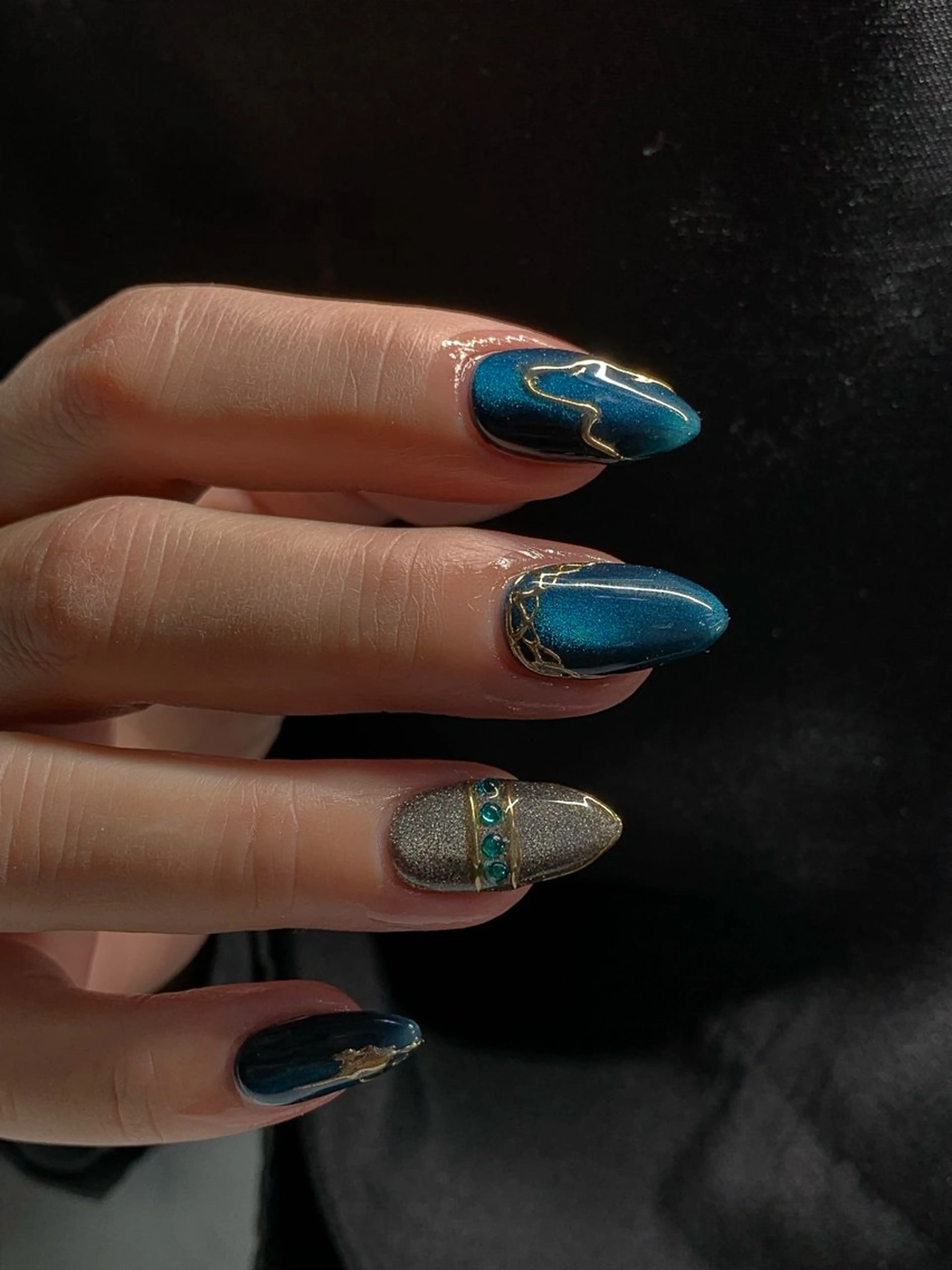 ネイル オーロラネイル 長さ出し フットネイル ジェルネイル キラキラネイル ハンドネイル インフィニティ ネイルサロンのネイルデザイン