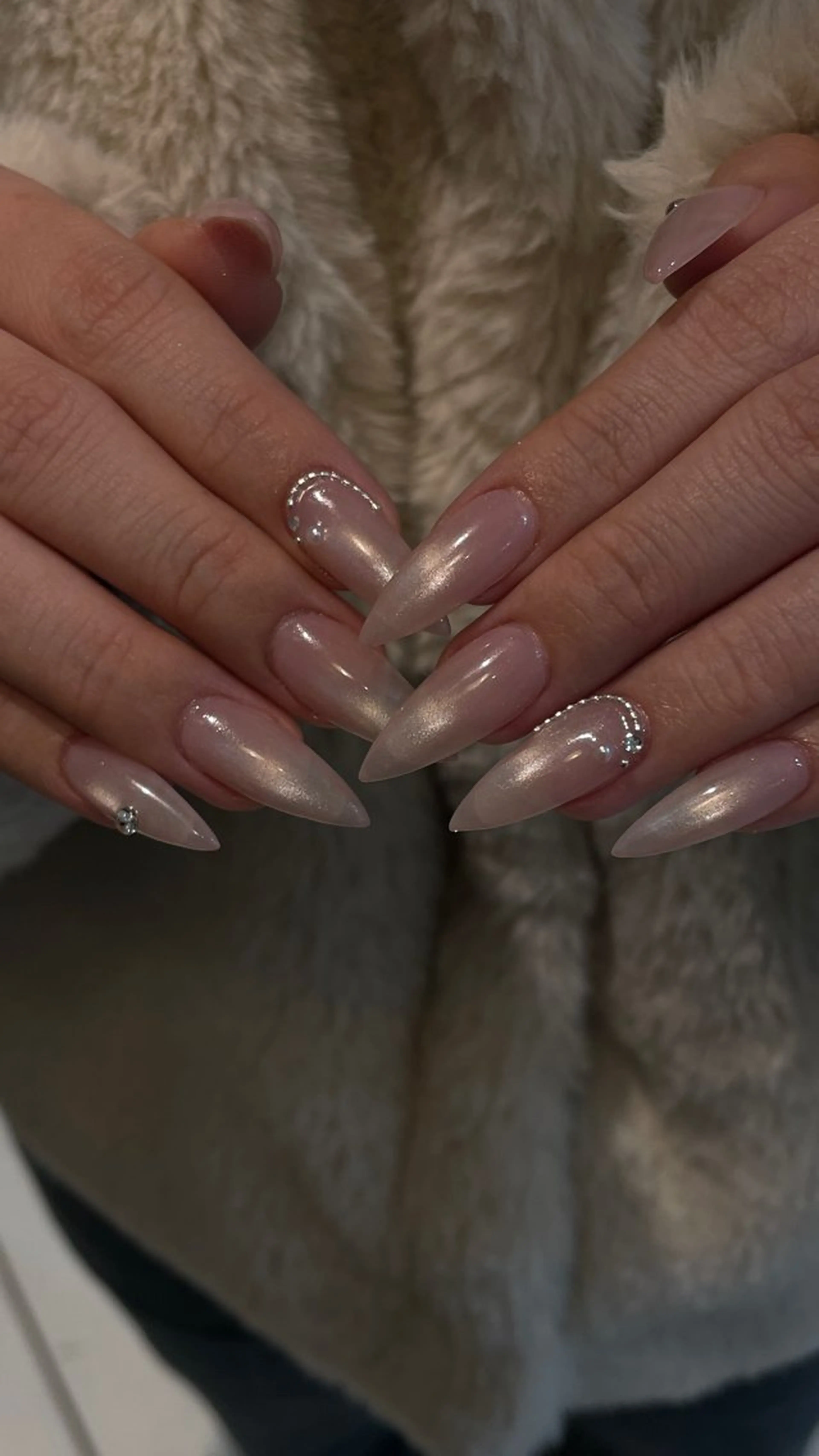 ネイル GO TODAY シェアサロン 渋谷Amiu店所属・渋谷ネイル🎀 y2k/海外ネイルのネイルデザイン