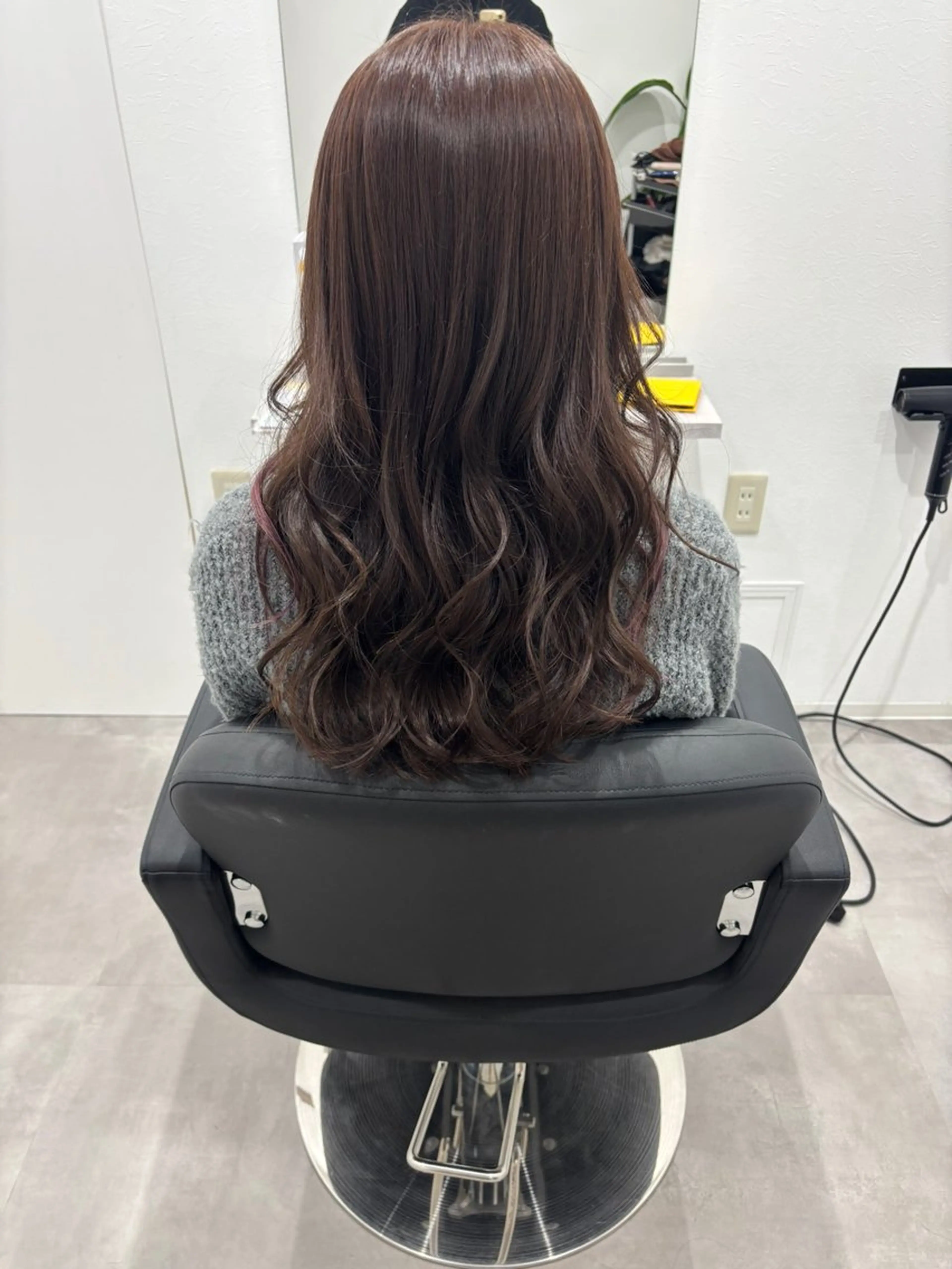 ロング カラー ベージュカラー ブリーチ ミルクティーベージュ ブリーチなしカラー カット ヘアカラー トリートメント ヘッドスパ 髪質改善/透明感 カラー/内藤有須加のヘアスタイル