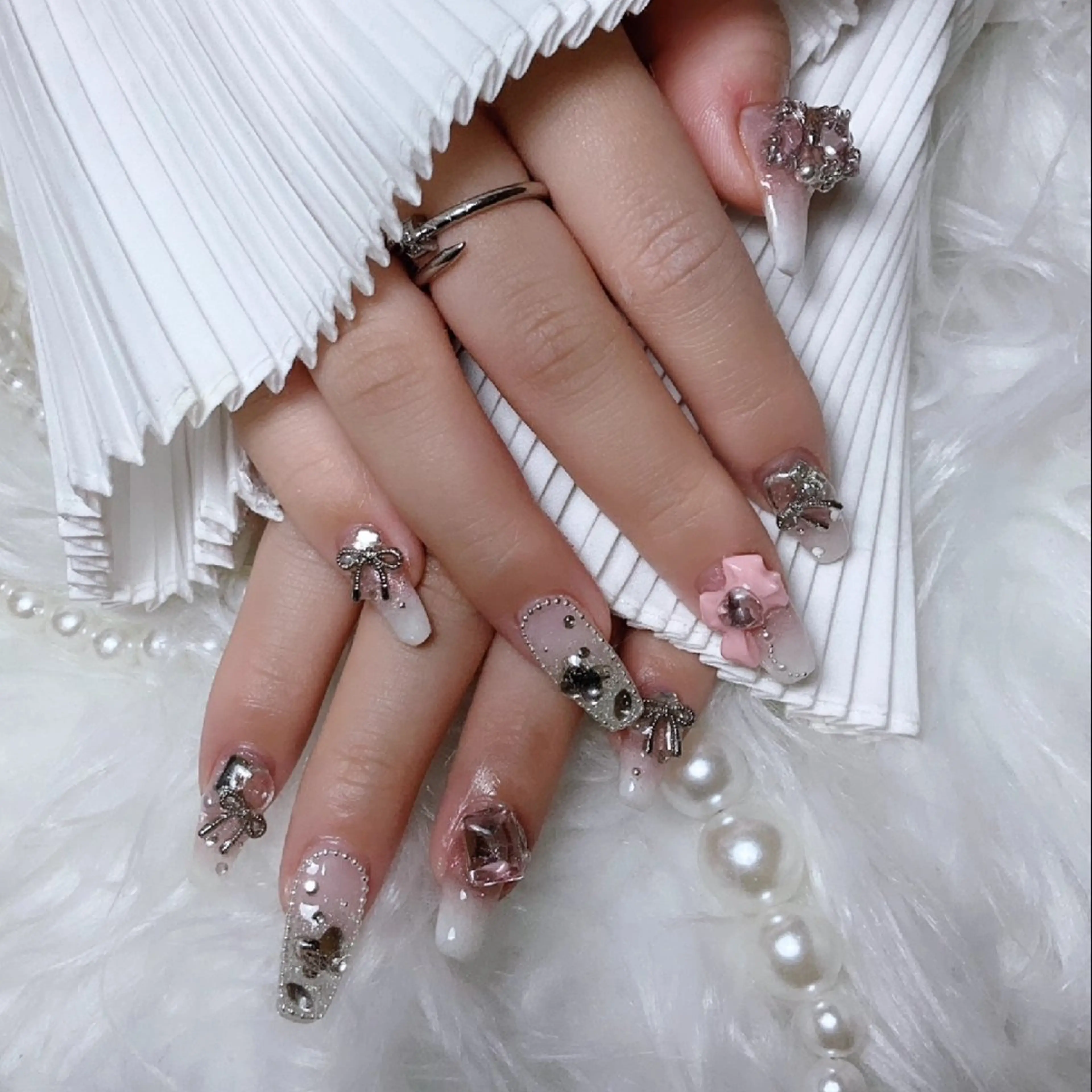 ネイル 🌈Yun nail hyejin💋のネイルデザイン